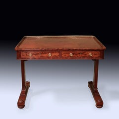 Ancienne table à écrire en acajou d'époque Régence
