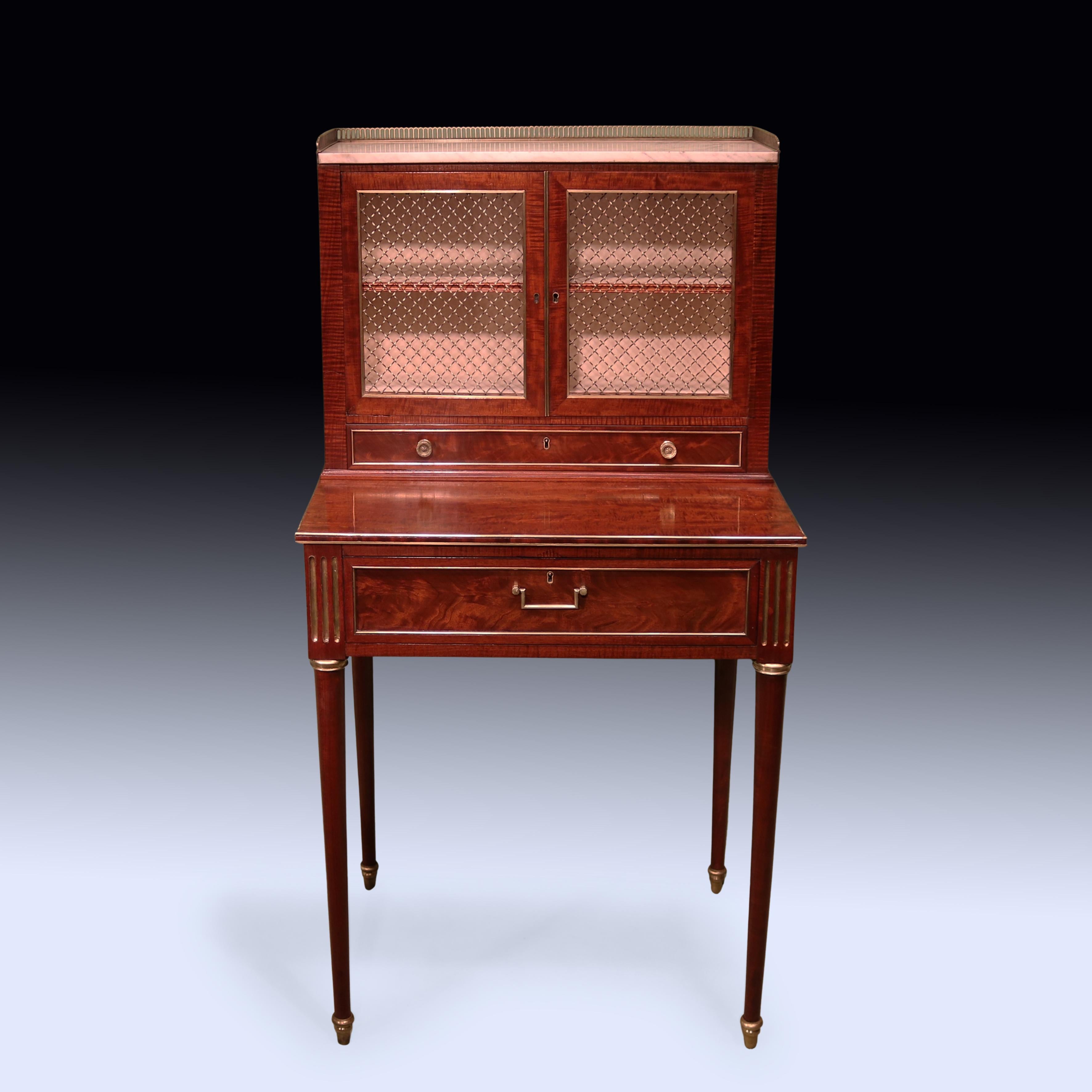 Inglese Antica coppia di bonheur du jours in mogano con schienale a violino del periodo Regency in vendita