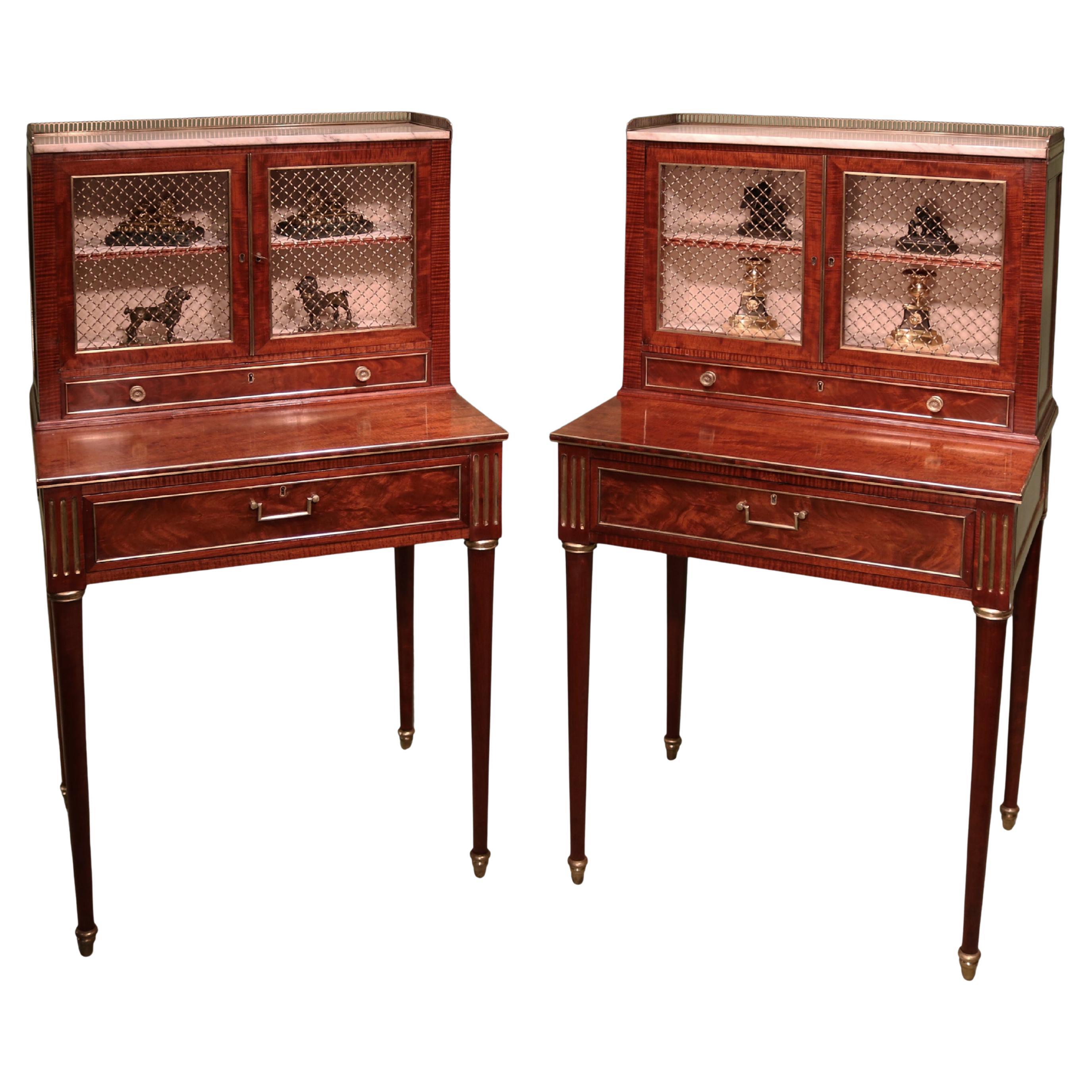 Antica coppia di bonheur du jours in mogano con schienale a violino del periodo Regency in vendita