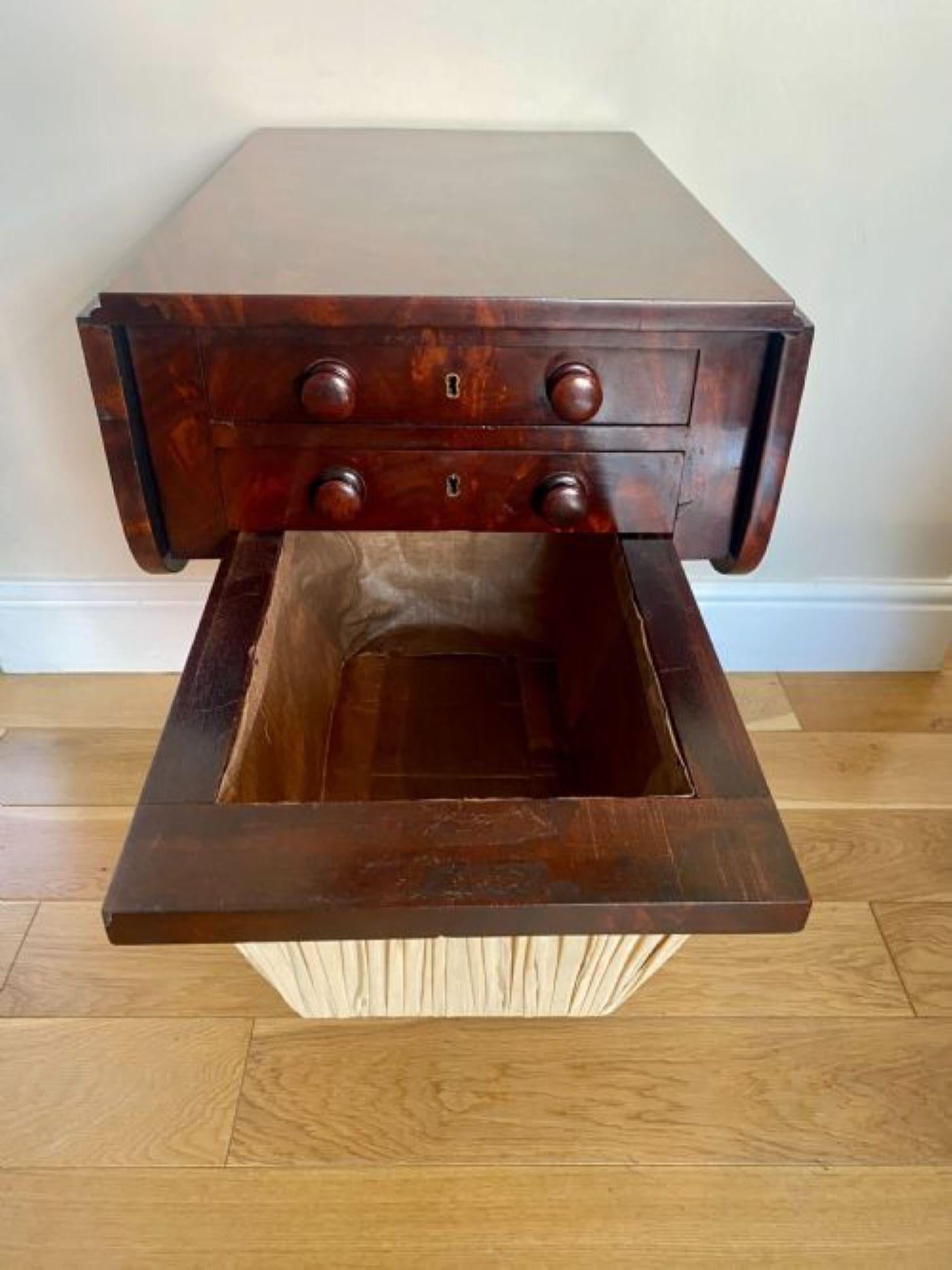 Antique Regency Quality Figured Mahogany Sewing Table  In Good Condition For Sale In Ipswich, GB