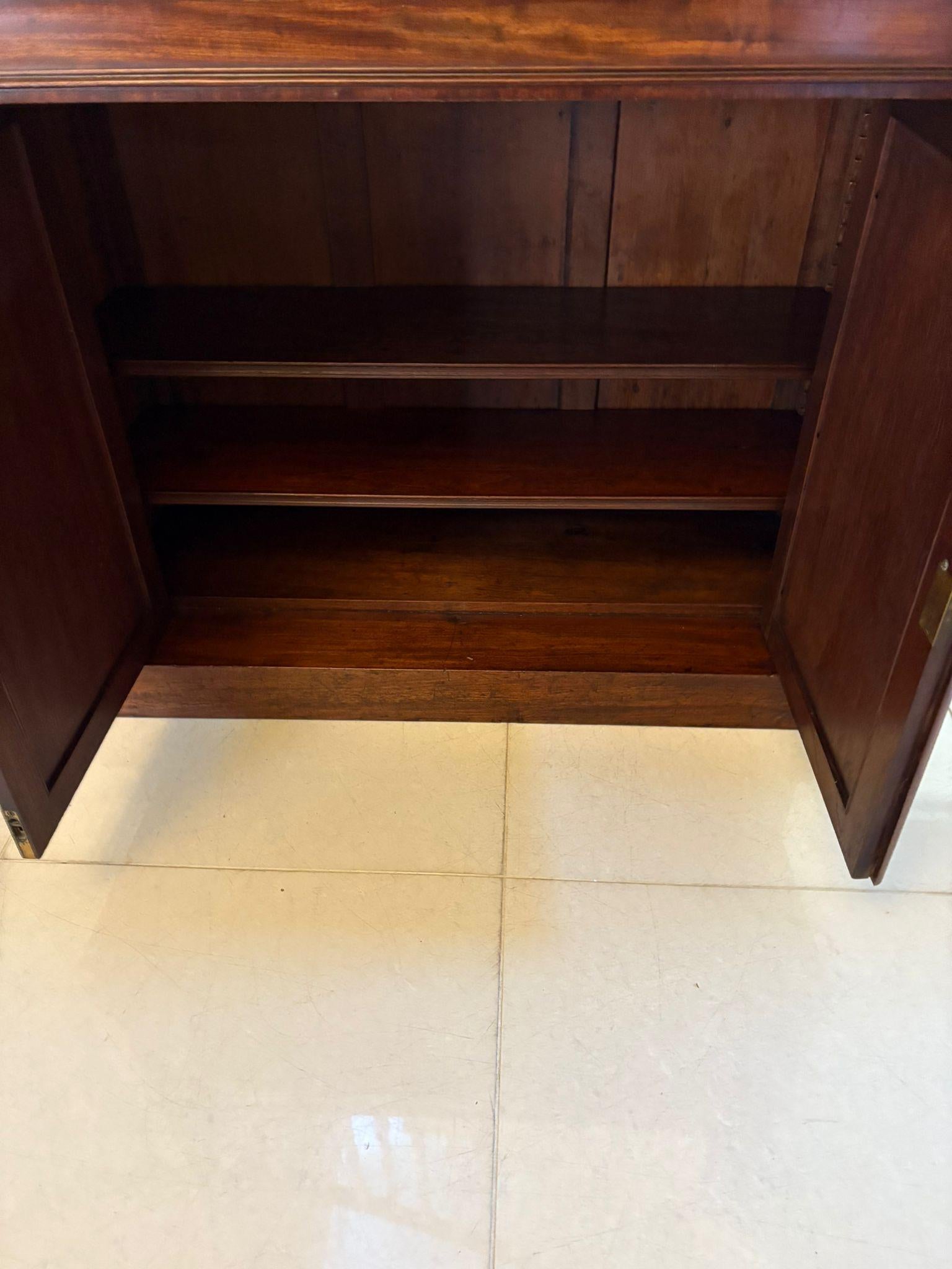 Antique Regency Quality Figured Mahogany Sideboard For Sale 1