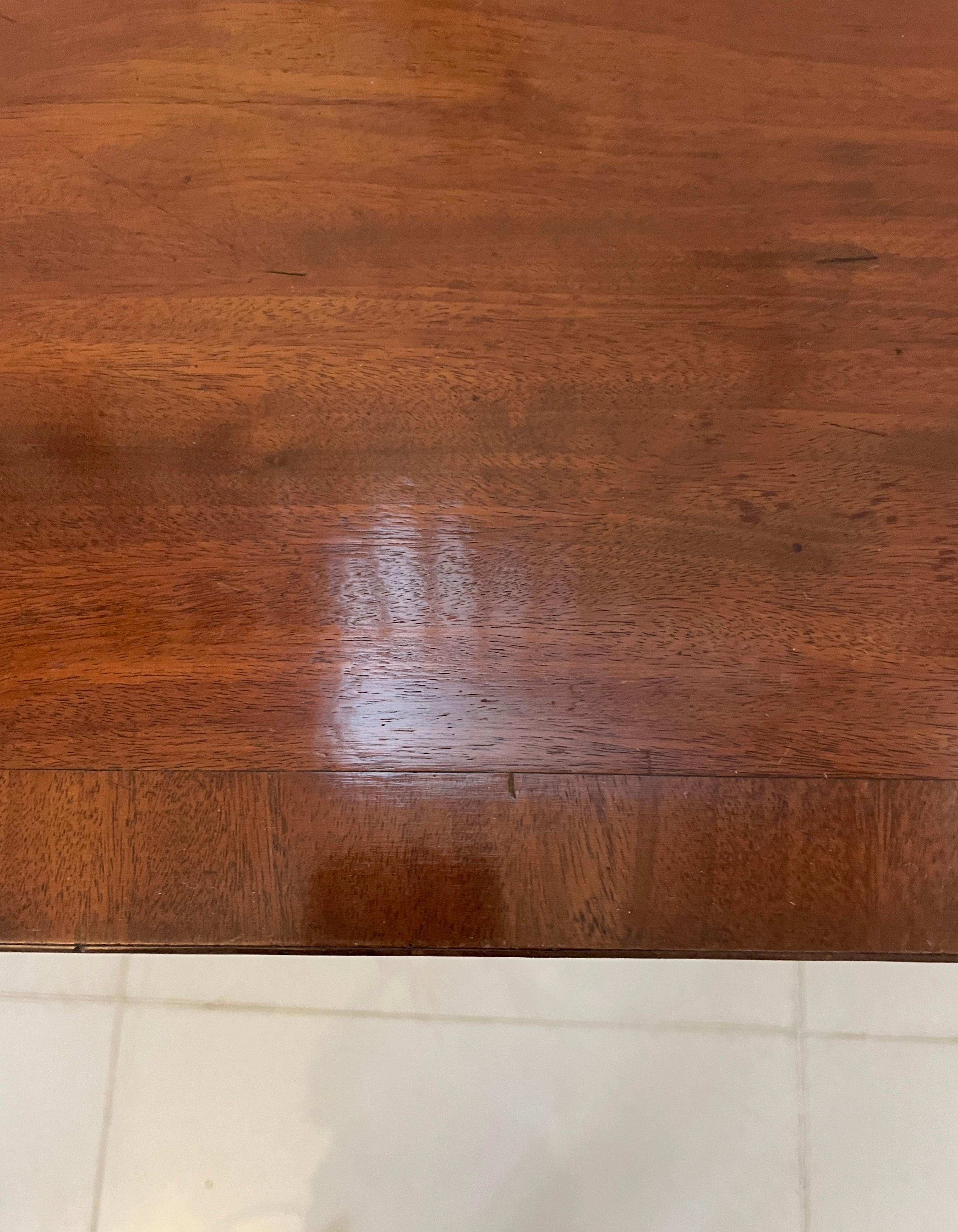 XIXe siècle Table à cartes ancienne de qualité Régence en acajou en vente