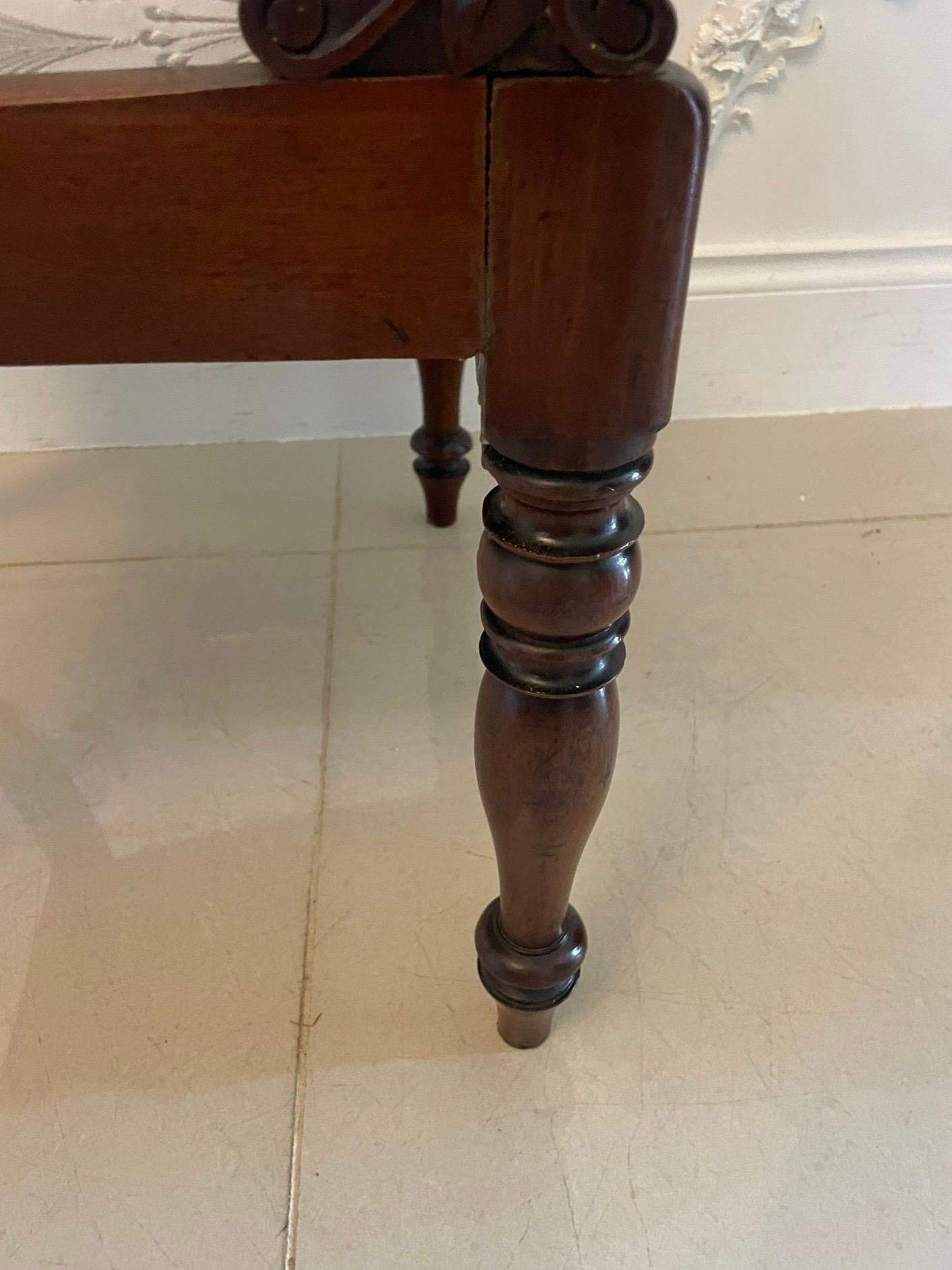 Anglais Chaise de bureau ancienne en acajou de qualité Régence en vente