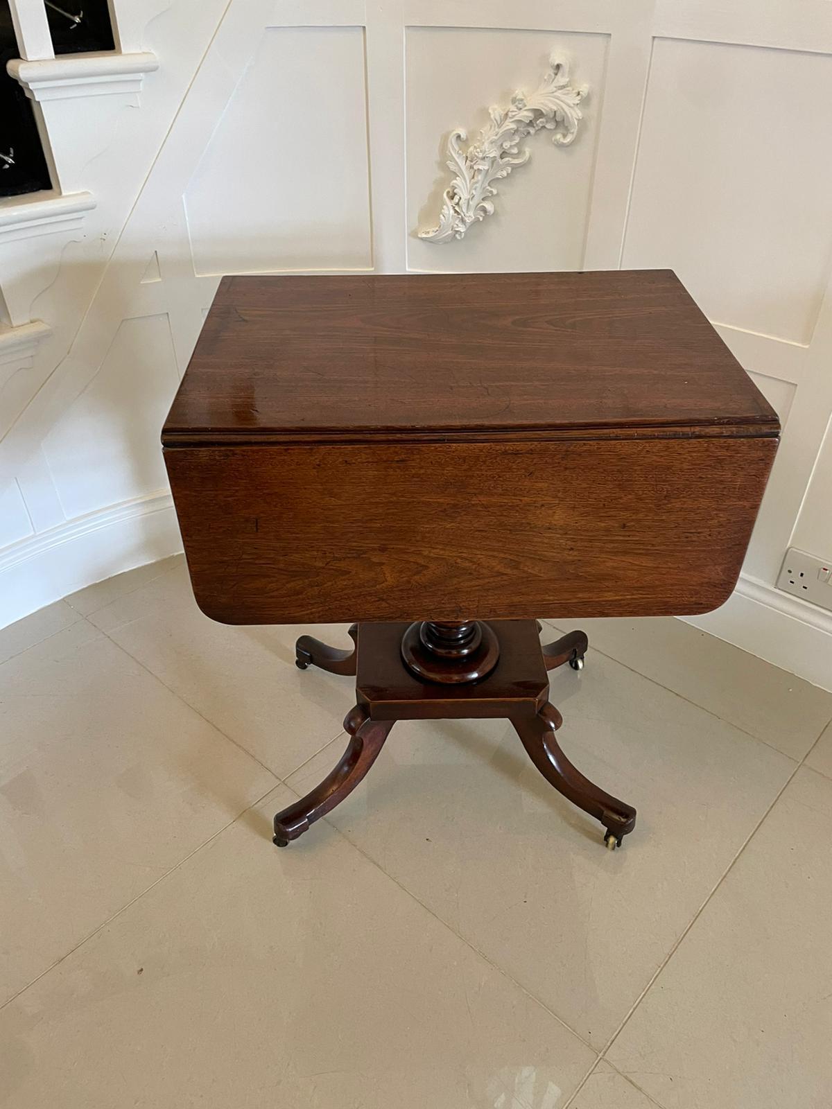 Antique Regency Quality Mahogany Free Standing Lamp / Side Table In Good Condition For Sale In Suffolk, GB