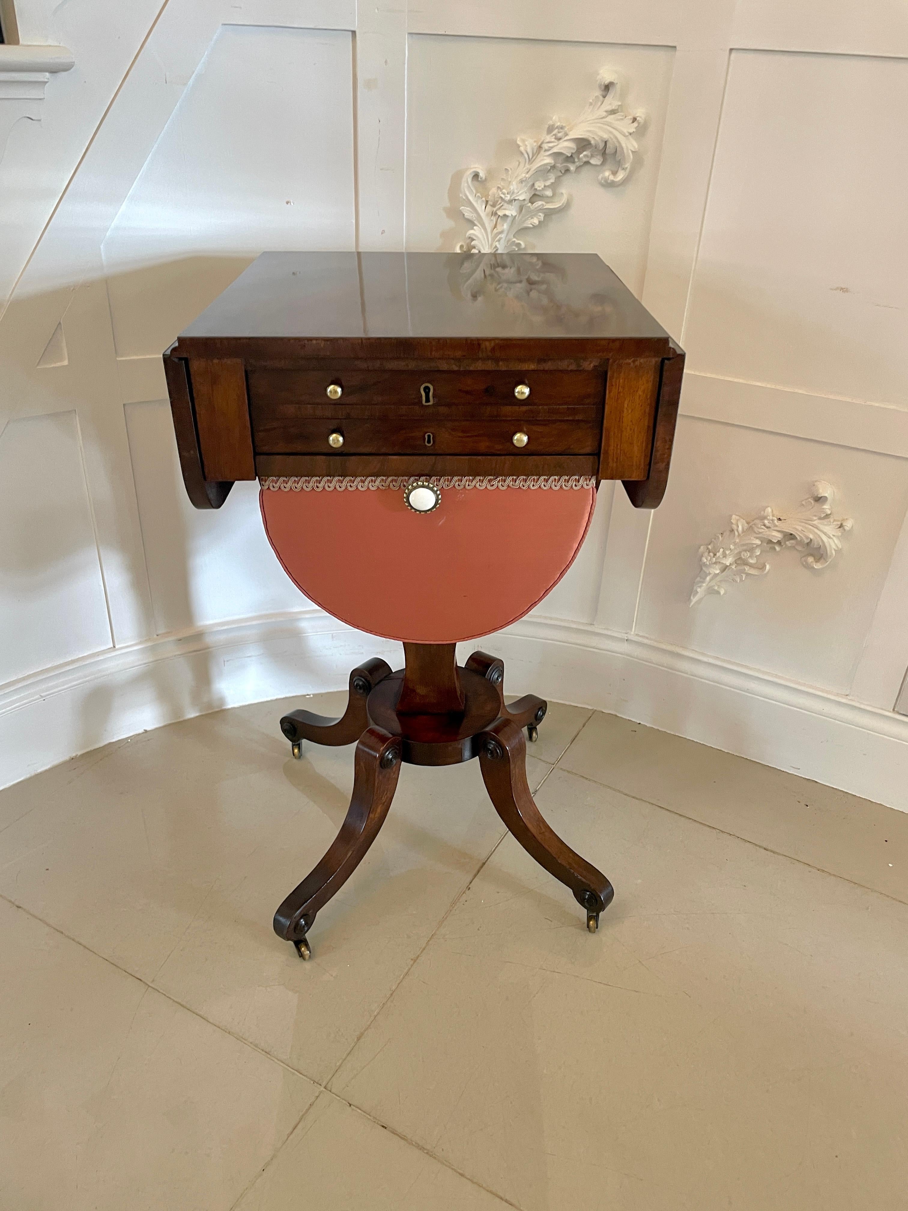 Antique Regency Quality Rosewood Free Standing Sewing/Lamp Table  In Good Condition For Sale In Suffolk, GB