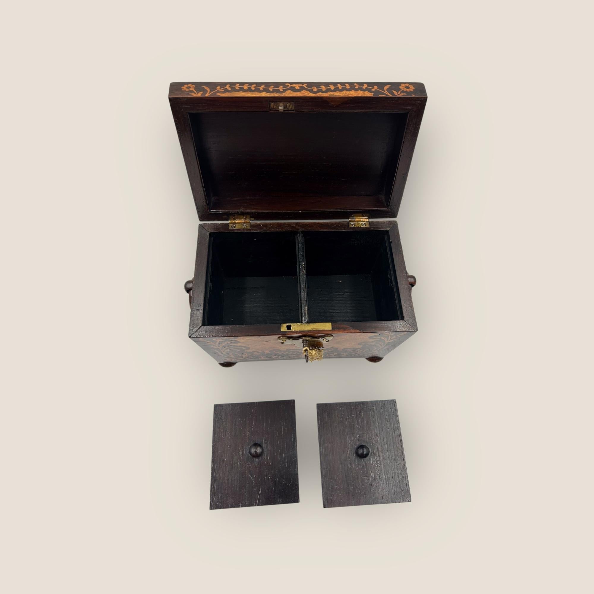 Ancienne boîte à thé Regency en bois de rose et marqueterie en vente 2