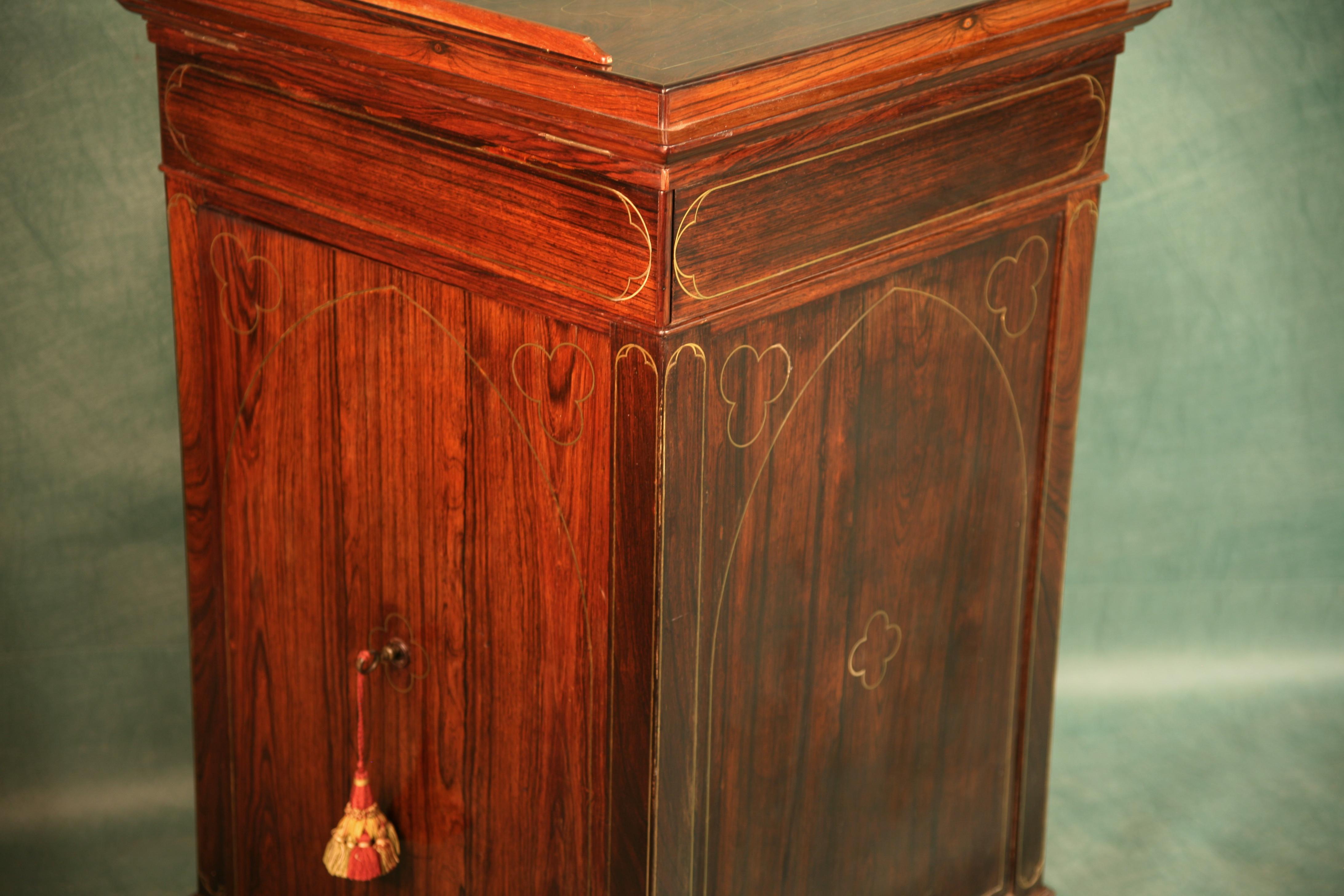 Antique Regency lectern Cabinet, circa 1820 For Sale 4