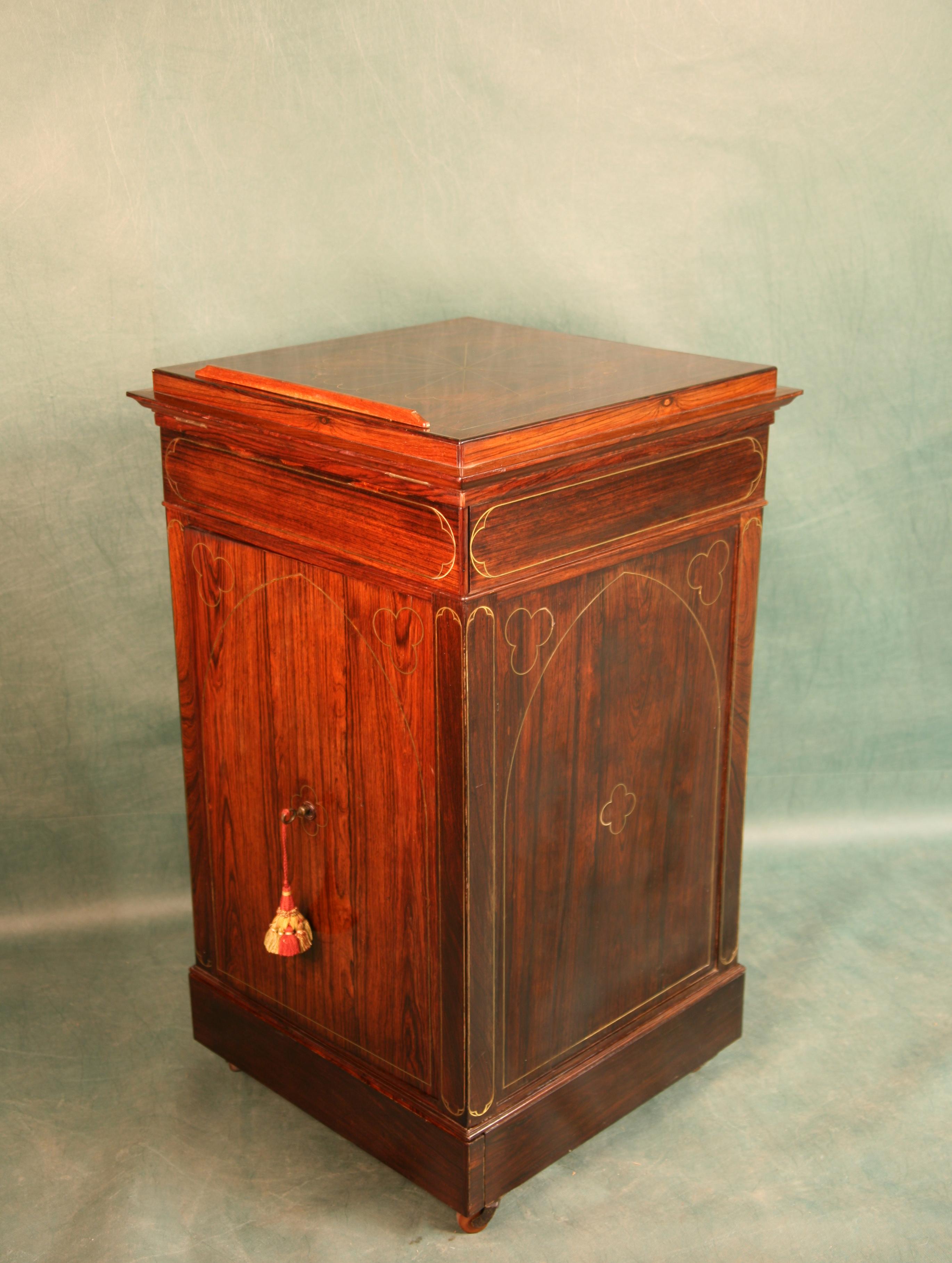 Antique Regency lectern Cabinet, circa 1820 For Sale 3
