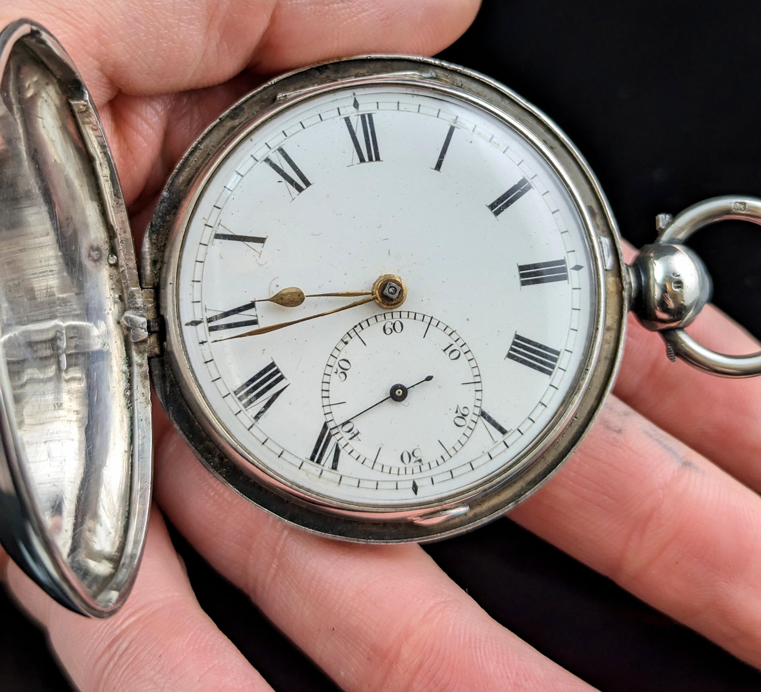 Antique Regency Sterling silver full hunter pocket watch, Fusee movement  In Good Condition For Sale In NEWARK, GB