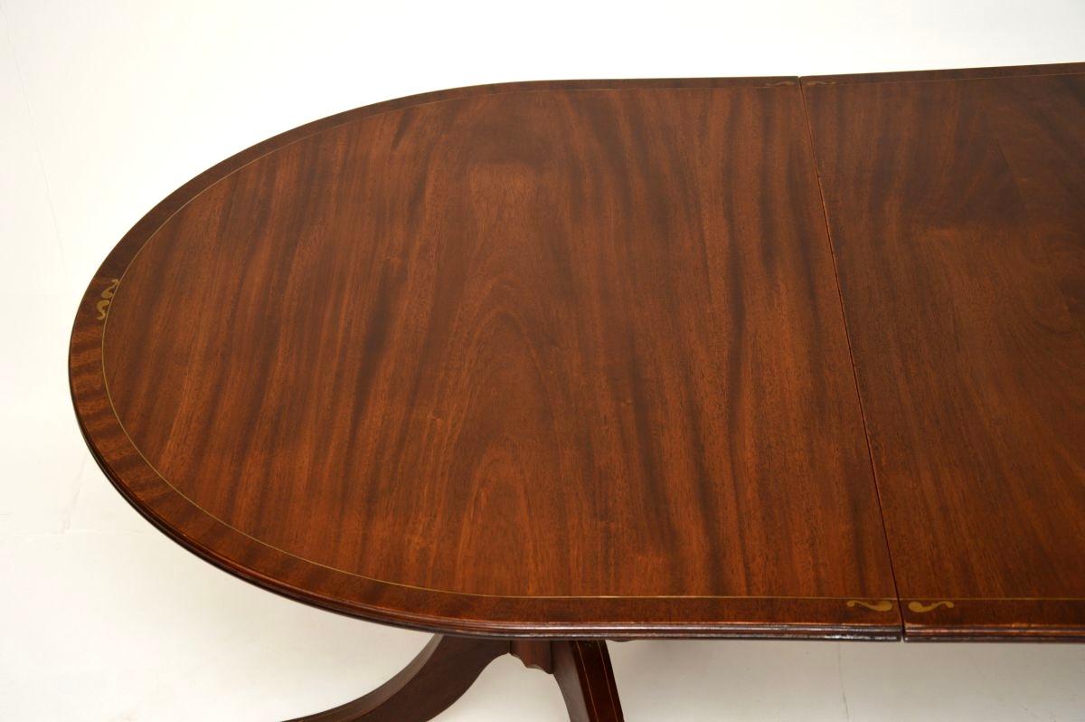 Antico tavolo da pranzo allungabile intarsiato in ottone in stile Regency In condizioni buone in vendita a London, GB