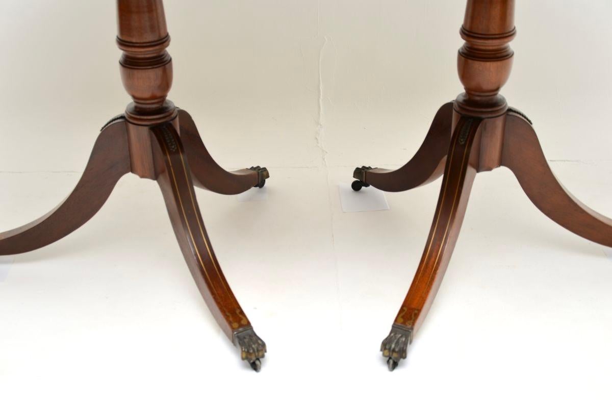 Antico tavolo da pranzo allungabile intarsiato in ottone in stile Regency in vendita 2