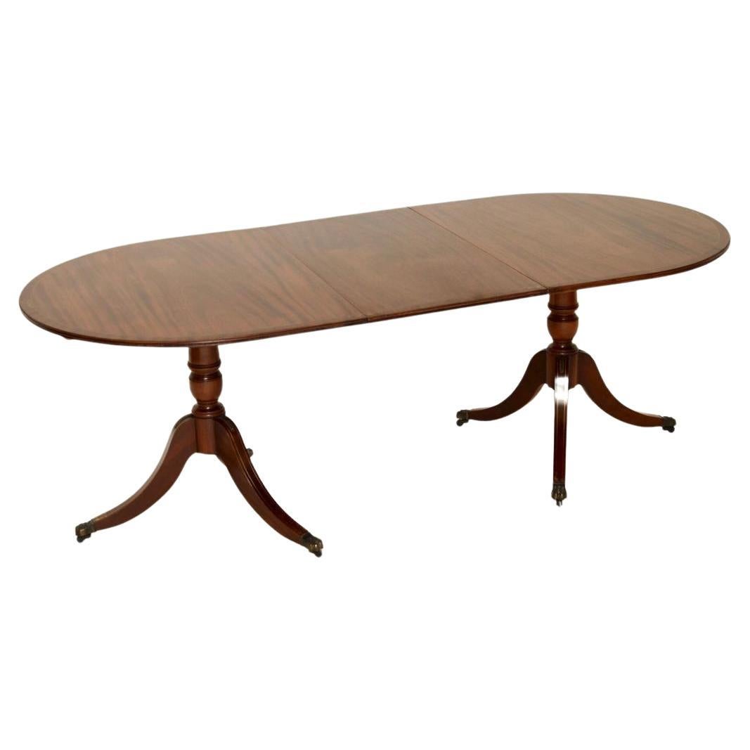 Antico tavolo da pranzo allungabile intarsiato in ottone in stile Regency in vendita