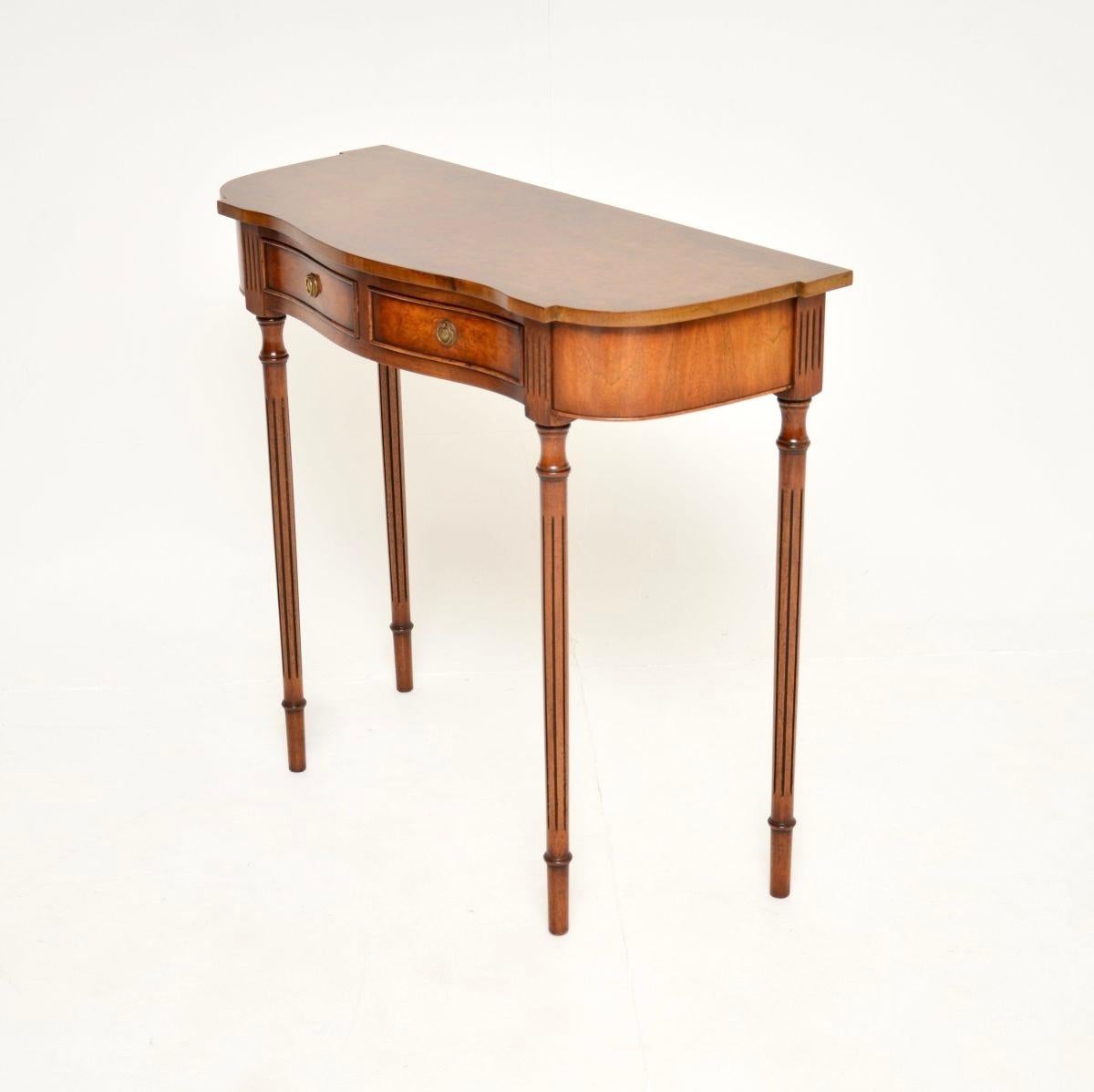 Antique Regency Style Burr Walnut Console Table In Good Condition For Sale In London, GB