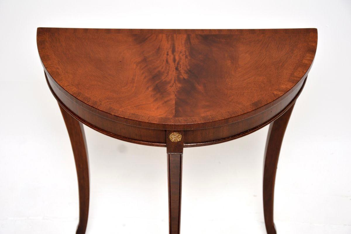 Metà XX secolo Tavolo consolle antico in stile Regency in vendita