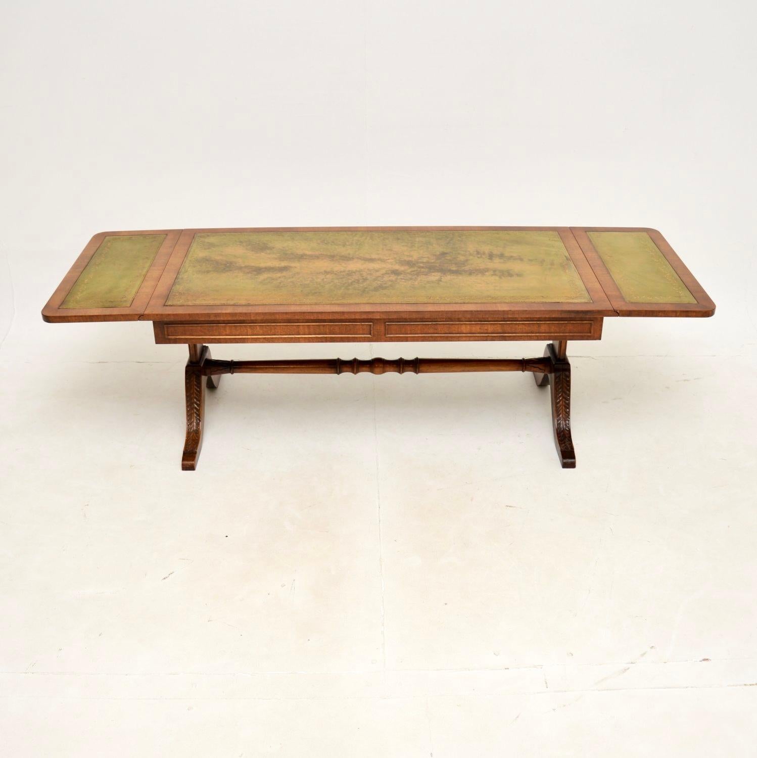 Antique Regency Style Drop Leaf Coffee Table In Good Condition In London, GB