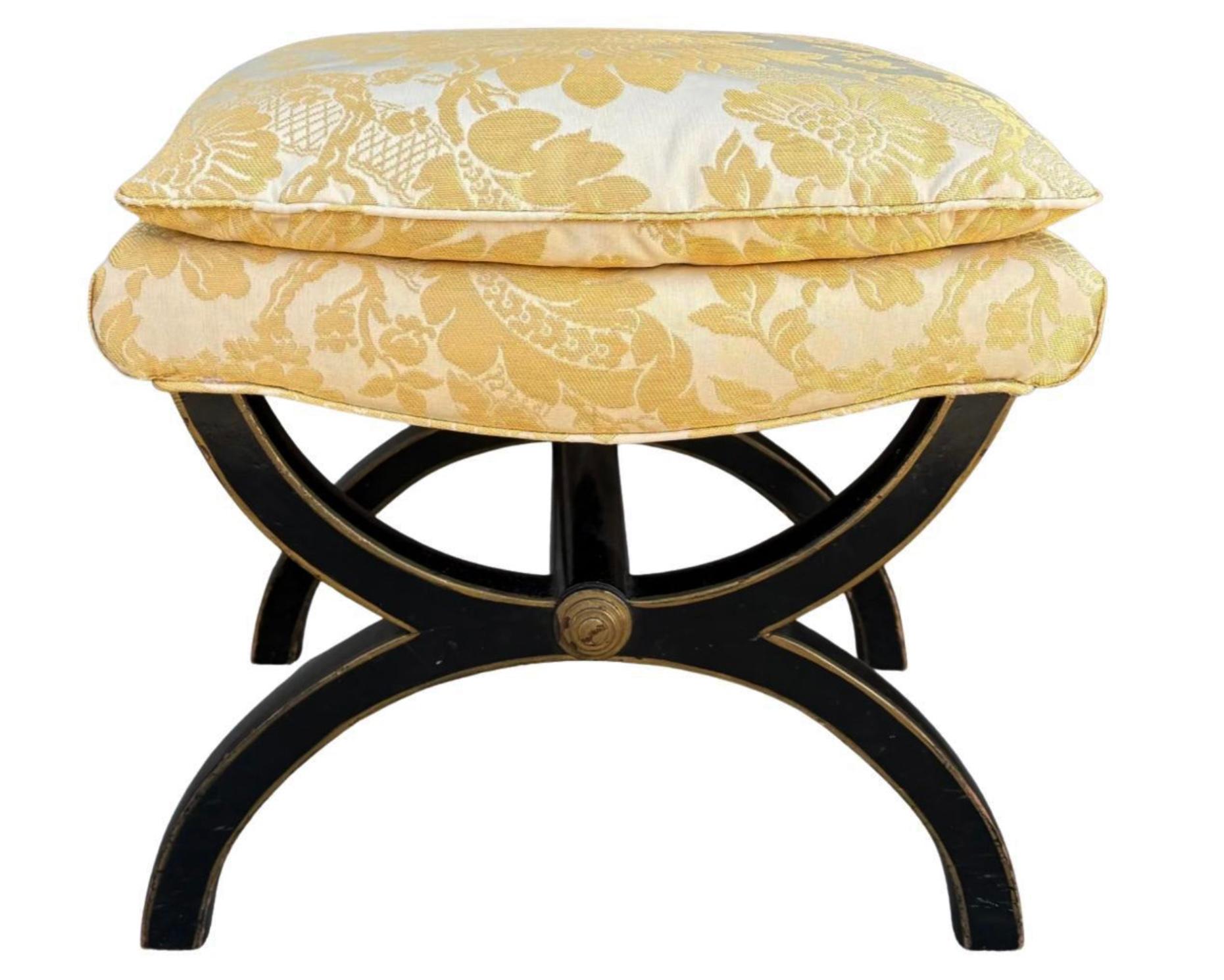 Regency Banc ancien de style Régence en damas ébène et fils d'or 1 de 2 en vente