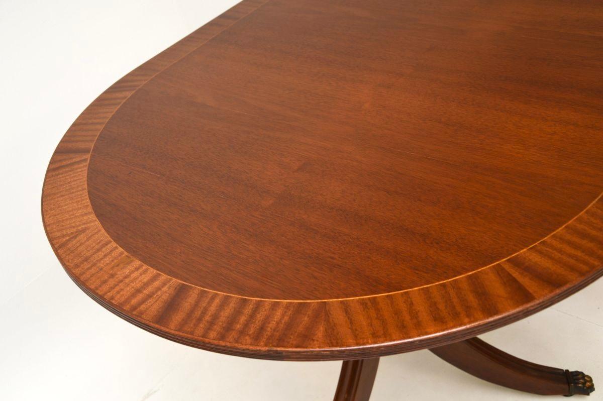 Antique Regency Style Extending Dining Table In Good Condition In London, GB