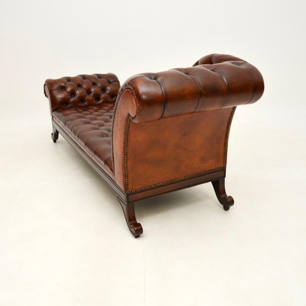 Antike Chaise Longue aus Leder im Regency-Stil im Zustand „Gut“ im Angebot in London, GB