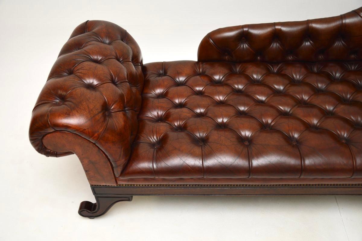Antike Chaise Longue aus Leder im Regency-Stil im Angebot 3