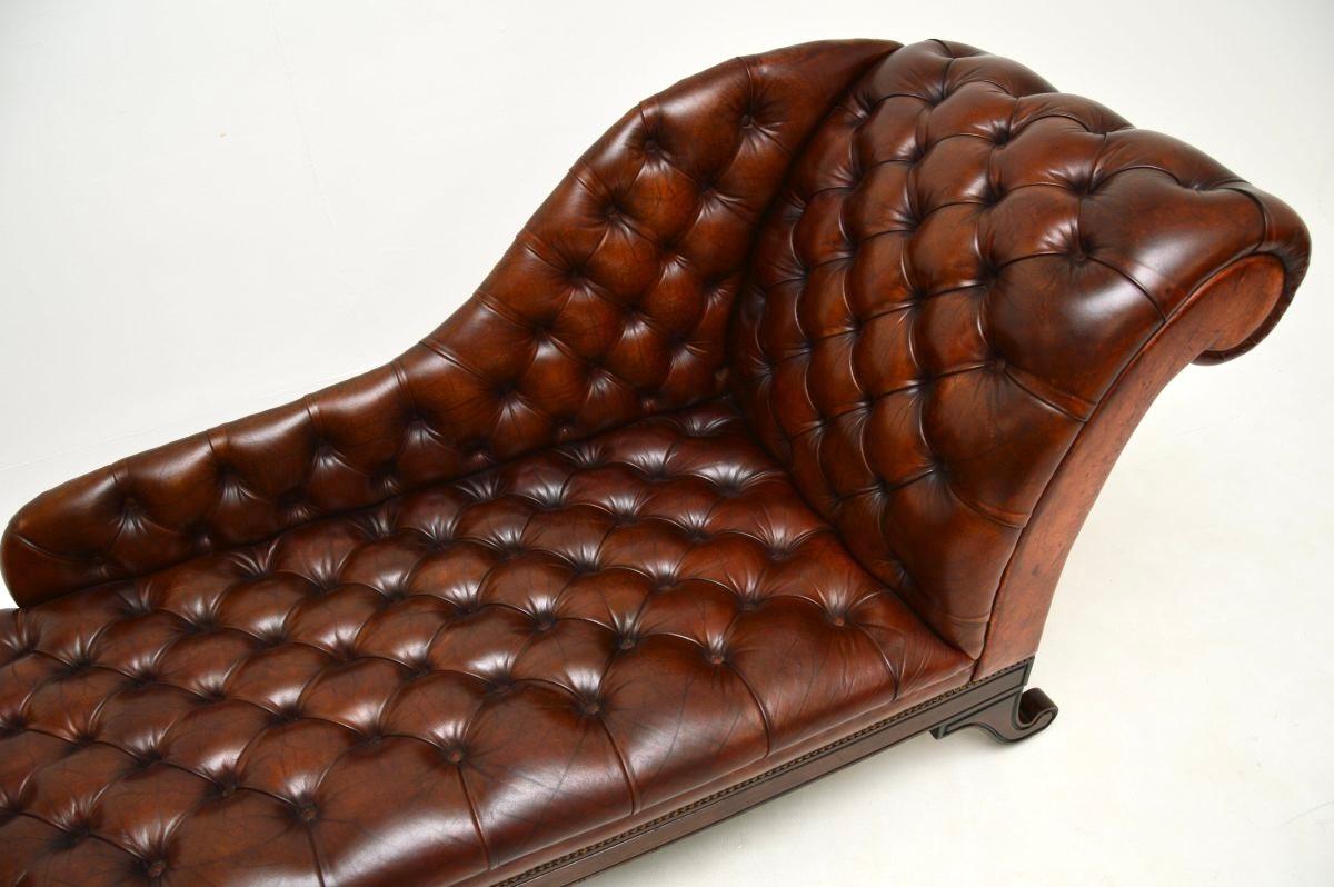 Antike Chaise Longue aus Leder im Regency-Stil im Angebot 4
