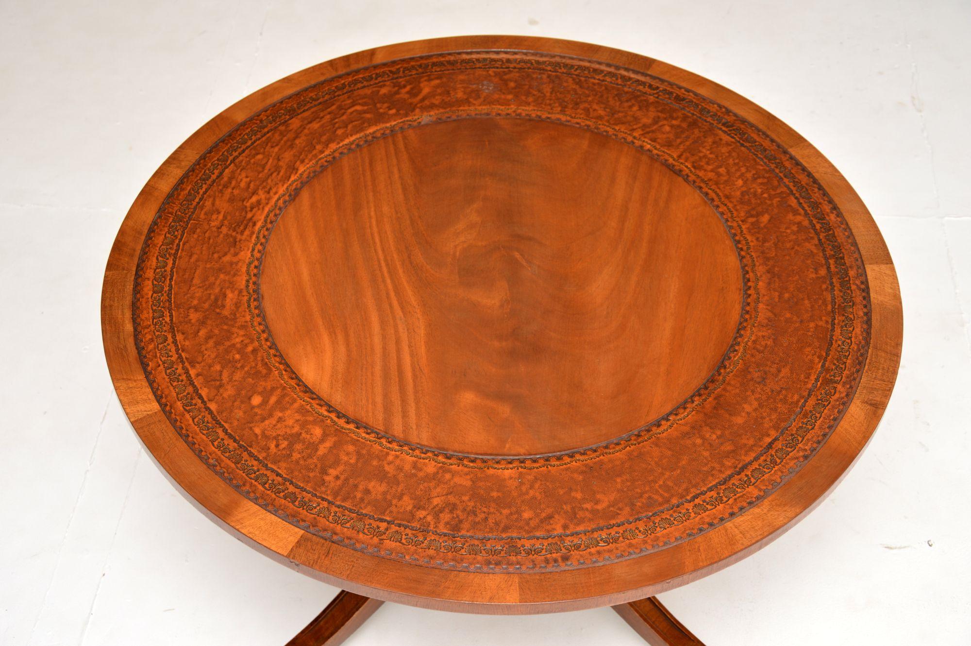 Antique Regency Style Leather Coffee Table In Good Condition In London, GB