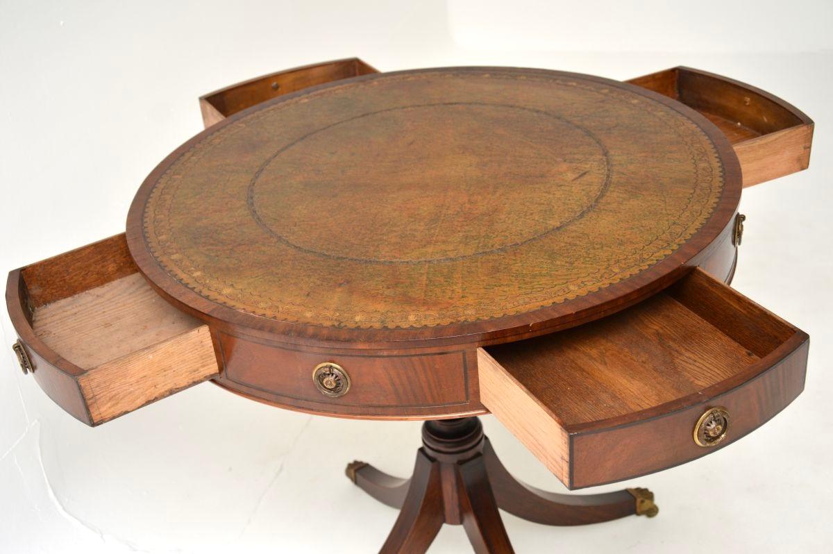 Antique Regency Style Leather Top Drum Table In Good Condition For Sale In London, GB