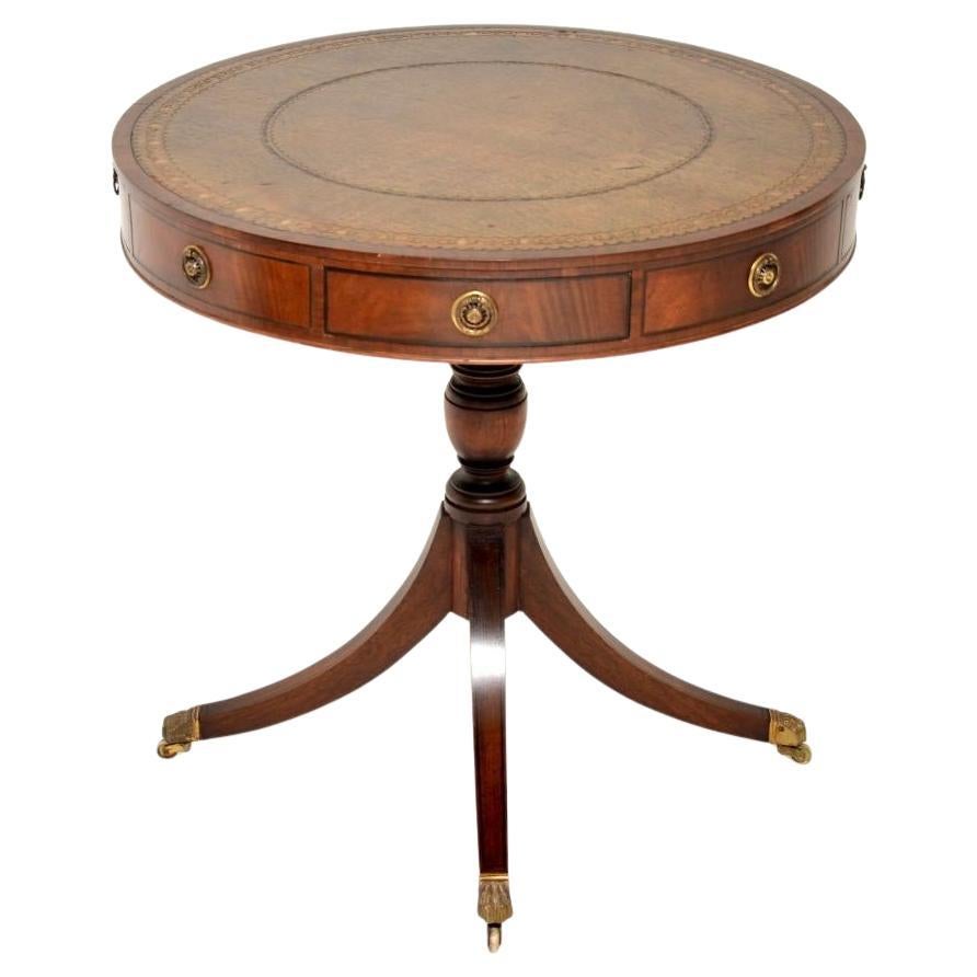 Antiker Trommeltisch mit Lederplatte im Regency-Stil