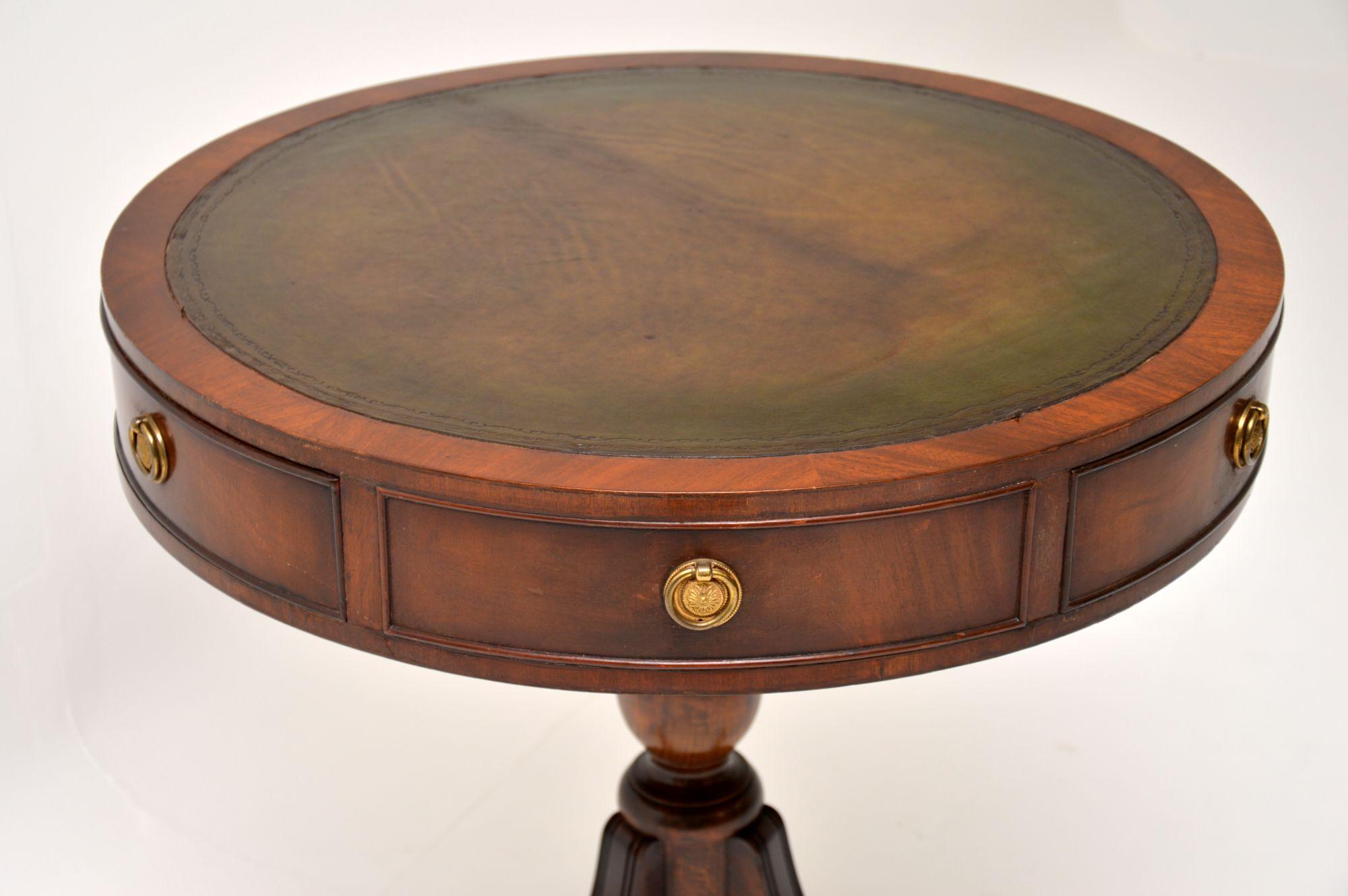 Antique Regency Style Mahogany and Leather Drum Table In Good Condition In London, GB
