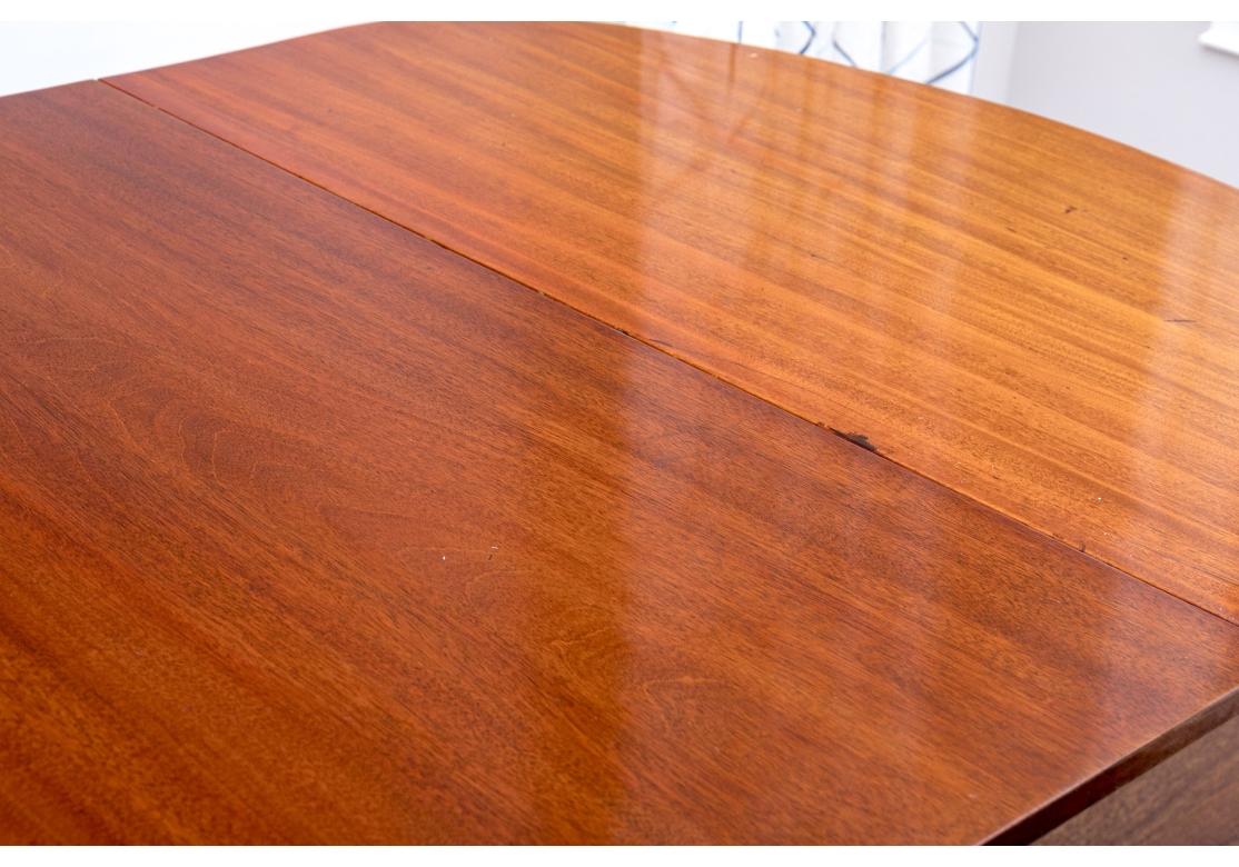 Table de salle à manger ovale à double piédestal en acajou de style Regency ancien en vente 6