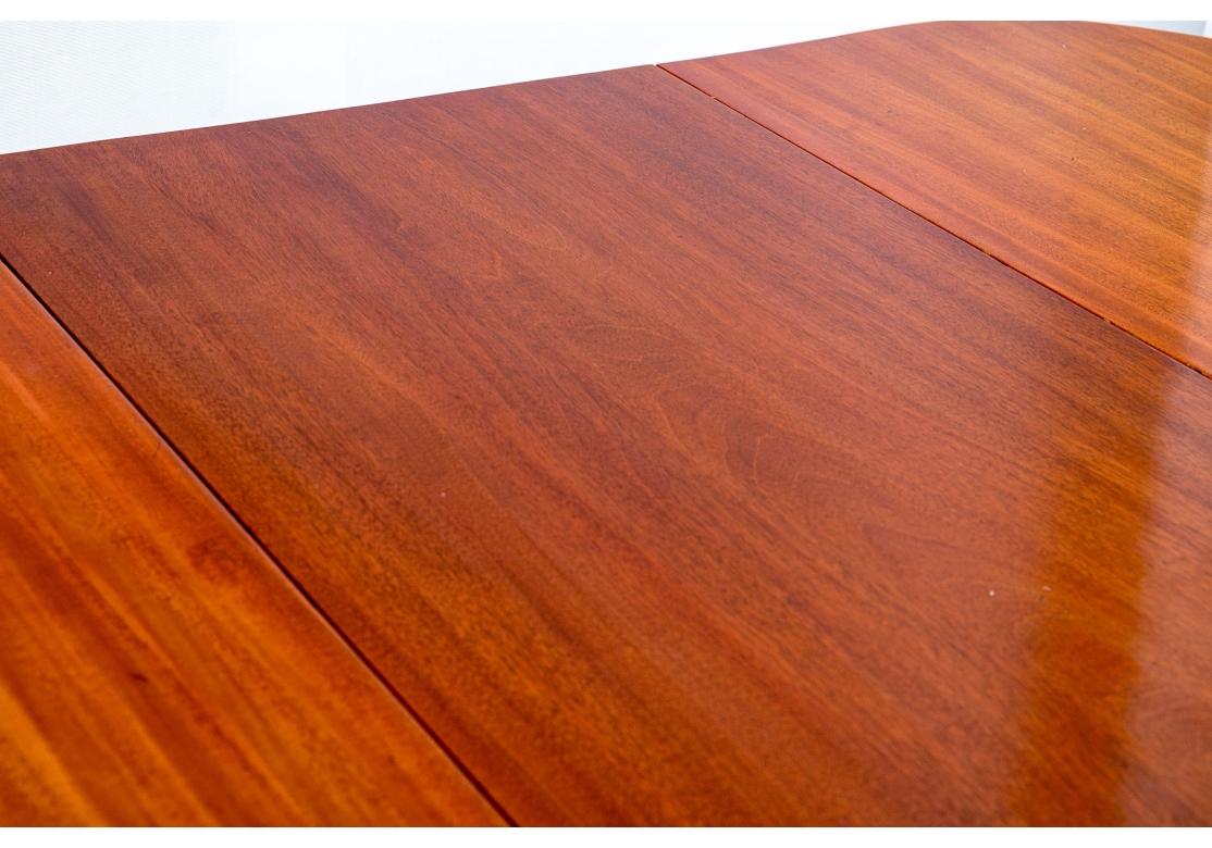 Table de salle à manger ovale à double piédestal en acajou de style Regency ancien en vente 2