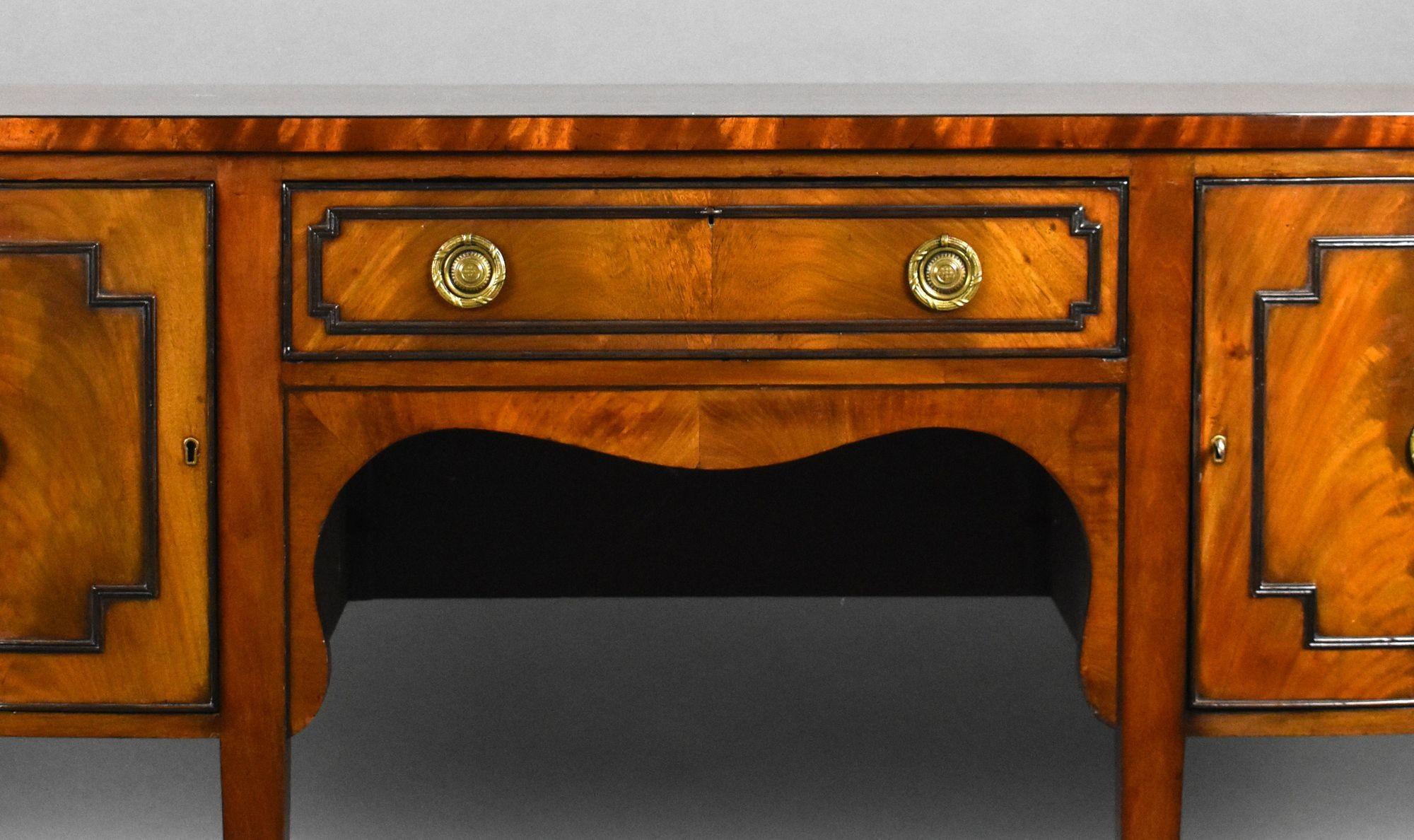 Antique Regency Style Mahogany Sideboard In Good Condition For Sale In Chelmsford, Essex