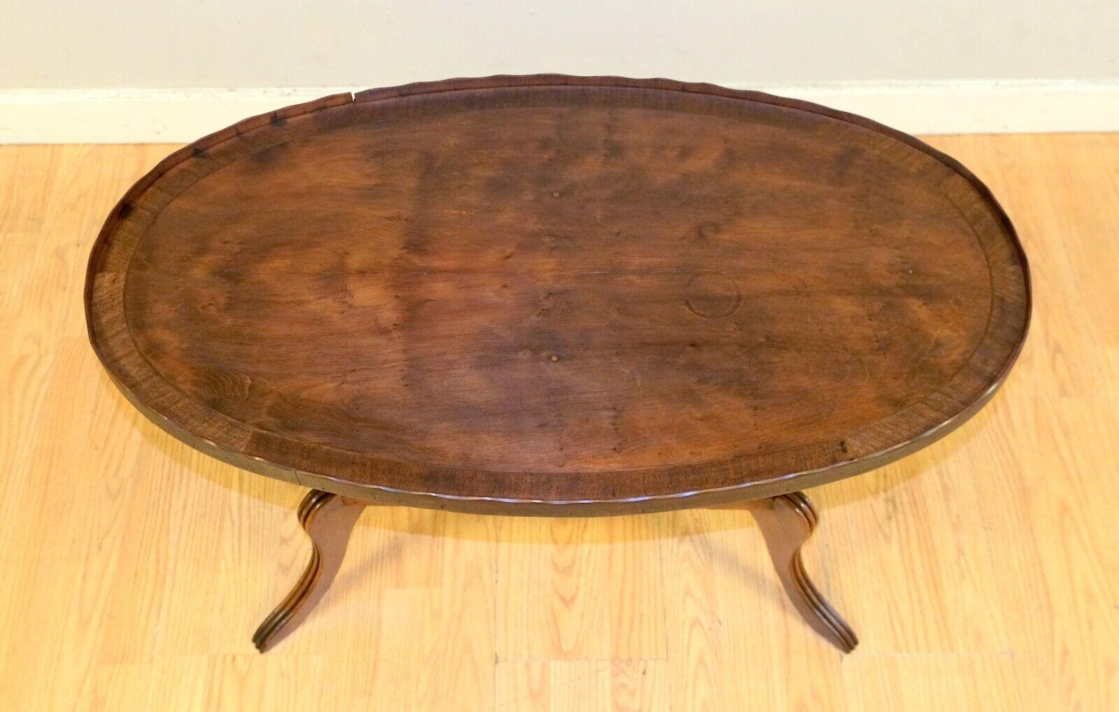 Antique Regency Style Oval Yew Wood Pie Crust Edge Coffee Table on Sabre Feet For Sale 2