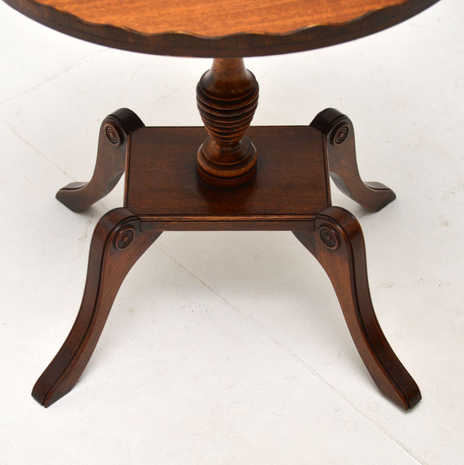 Wood Antique Regency Style Pie Crust Coffee / Side Table