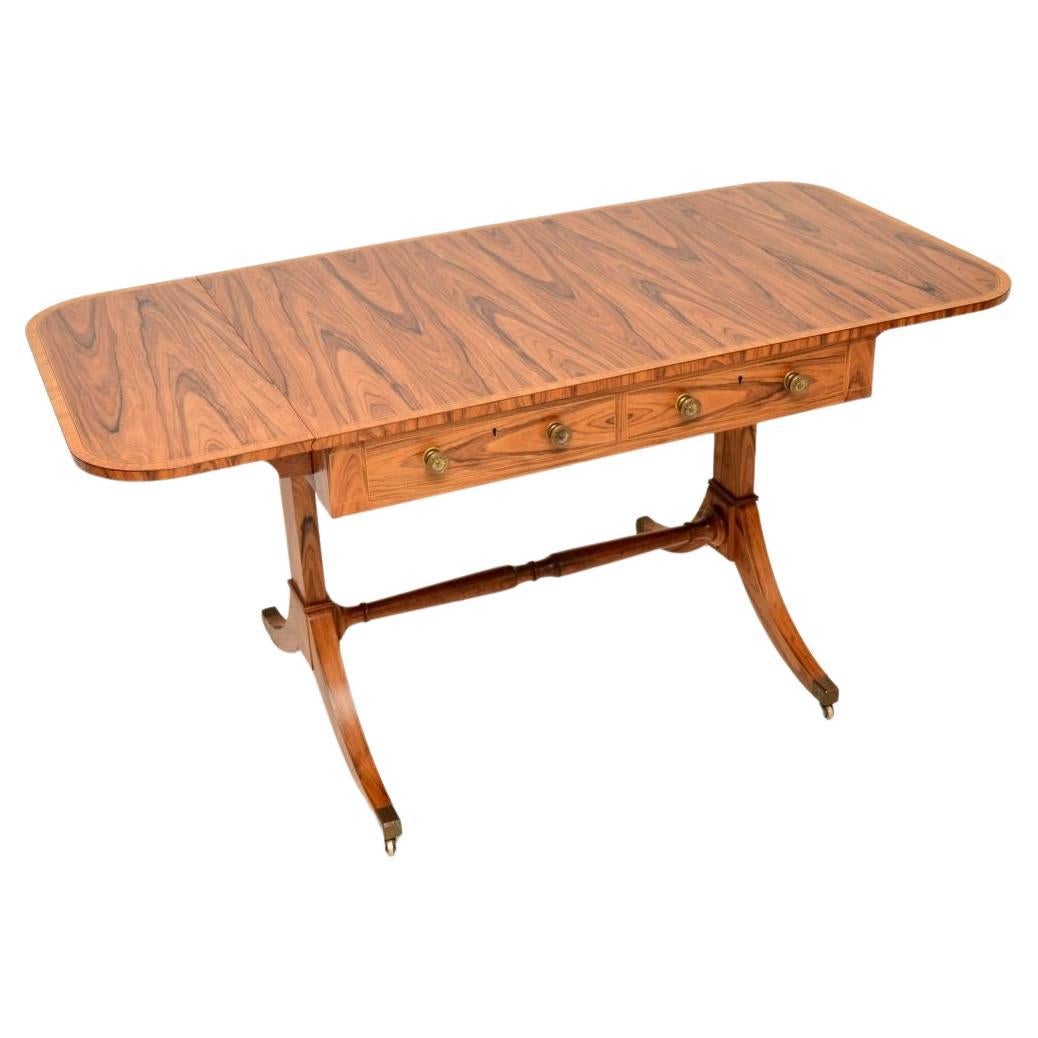 Ancienne table de canapé de style Régence