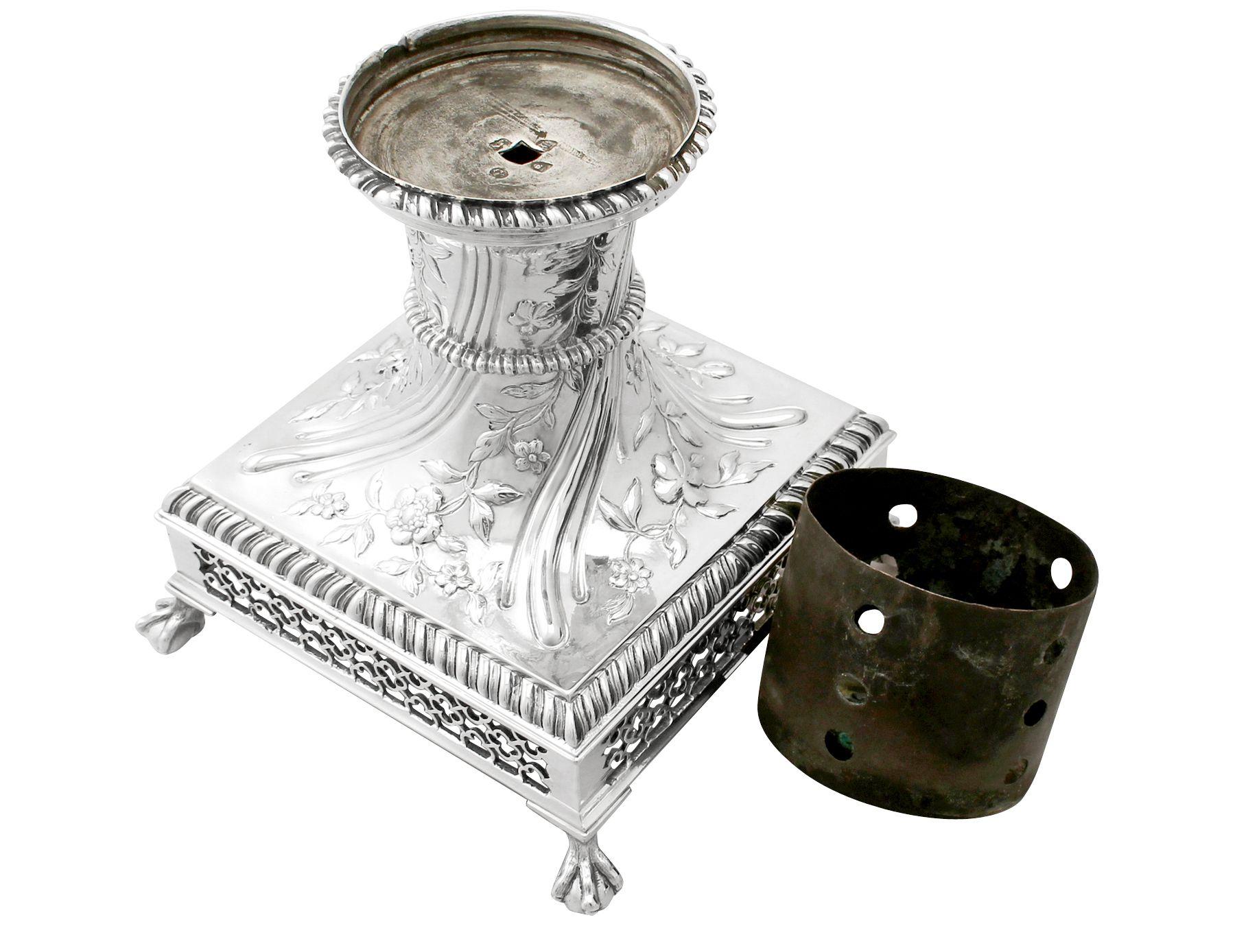 Antiker Samovar aus Sterlingsilber im Regency-Stil (Silber) im Angebot