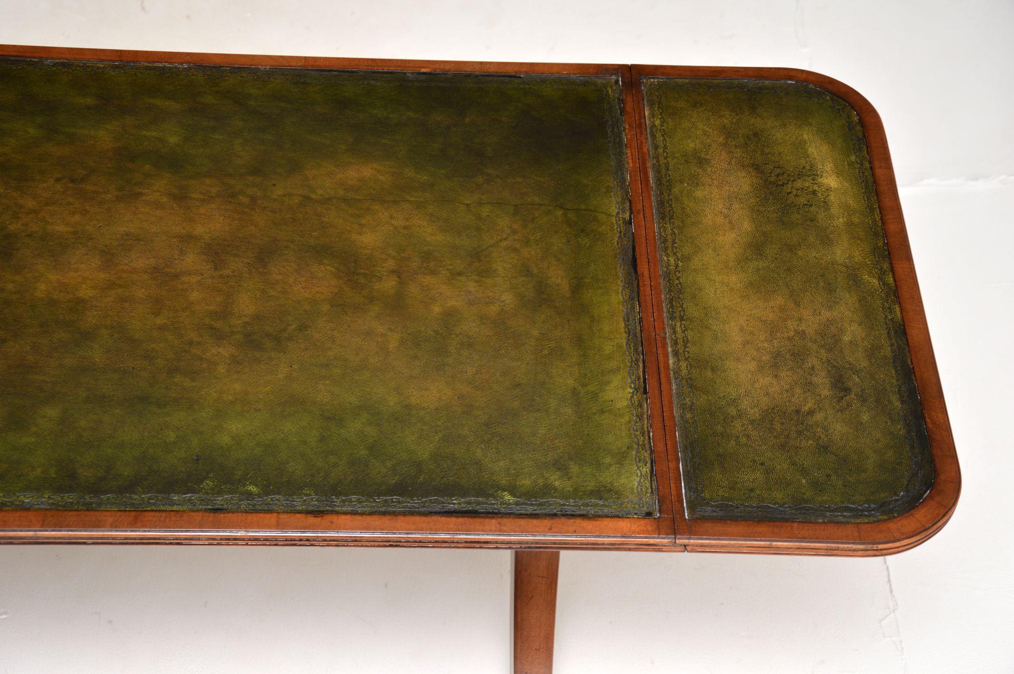 Antique Regency Style Drop Leaf Coffee Table In Good Condition In London, GB