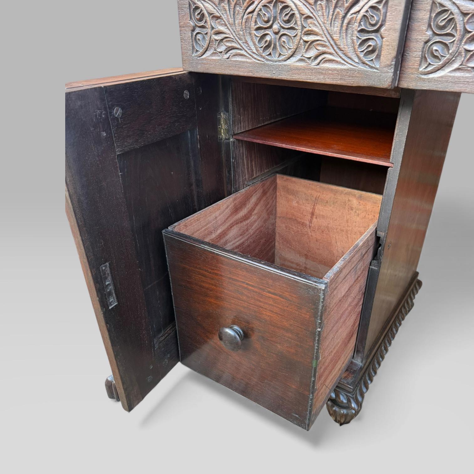 Antique Regency/William IV Anglo-Indian Padouk Carved Sideboard or Desk For Sale 7