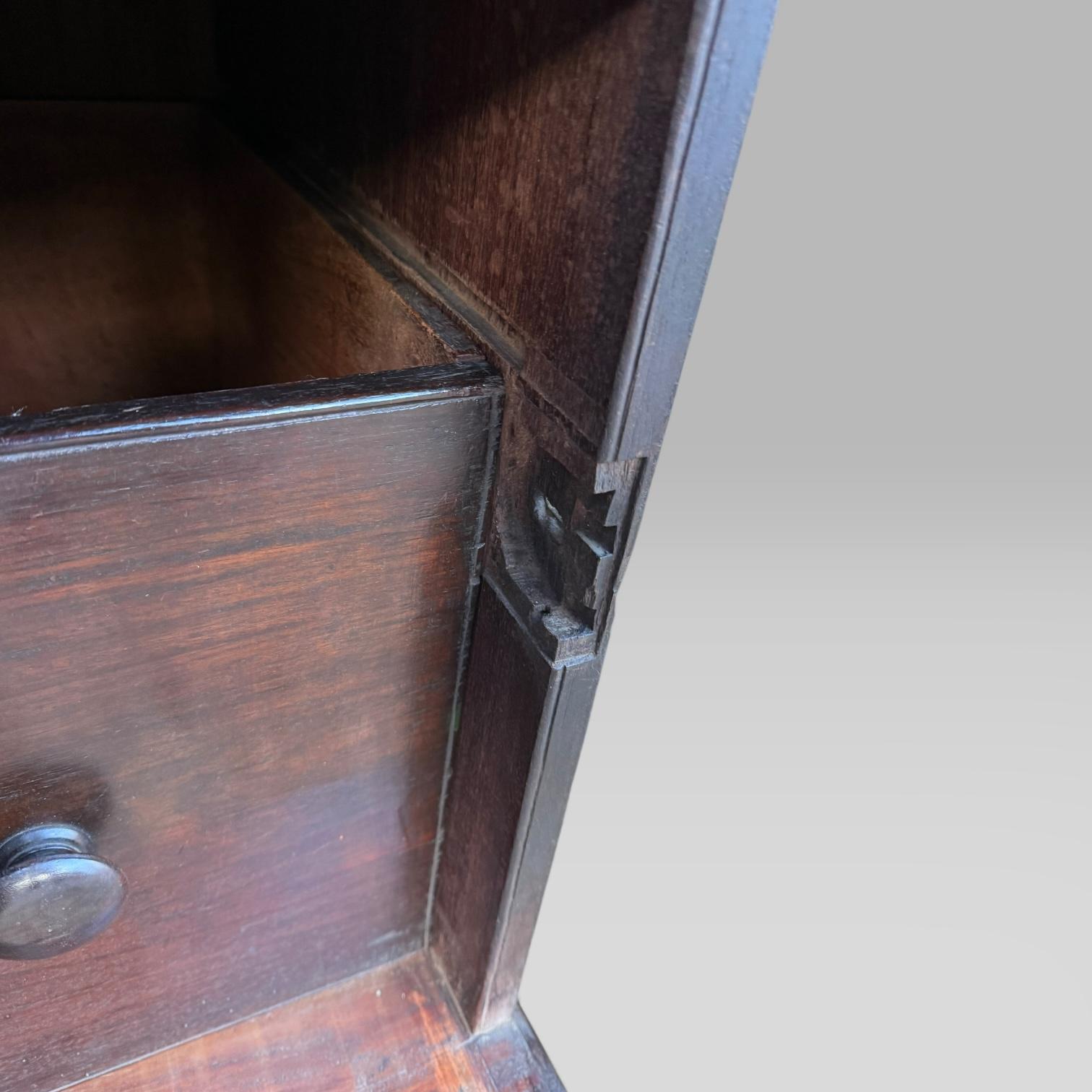 Antique Regency/William IV Anglo-Indian Padouk Carved Sideboard or Desk For Sale 12