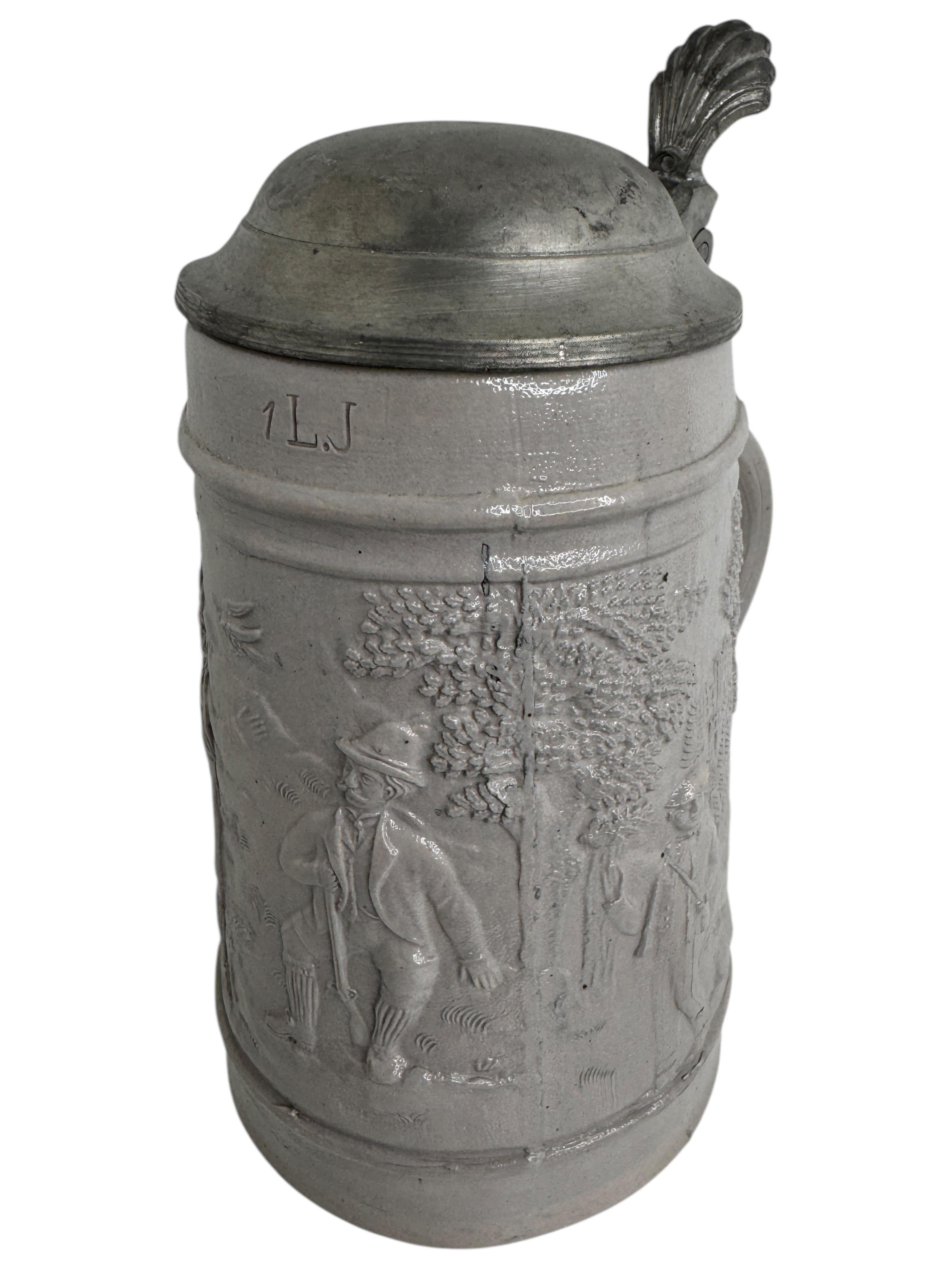 Antigua jarra de cerveza de cerámica con tapa de 1 litro de Ratisbona, 1880 o más antigua Arte popular en venta