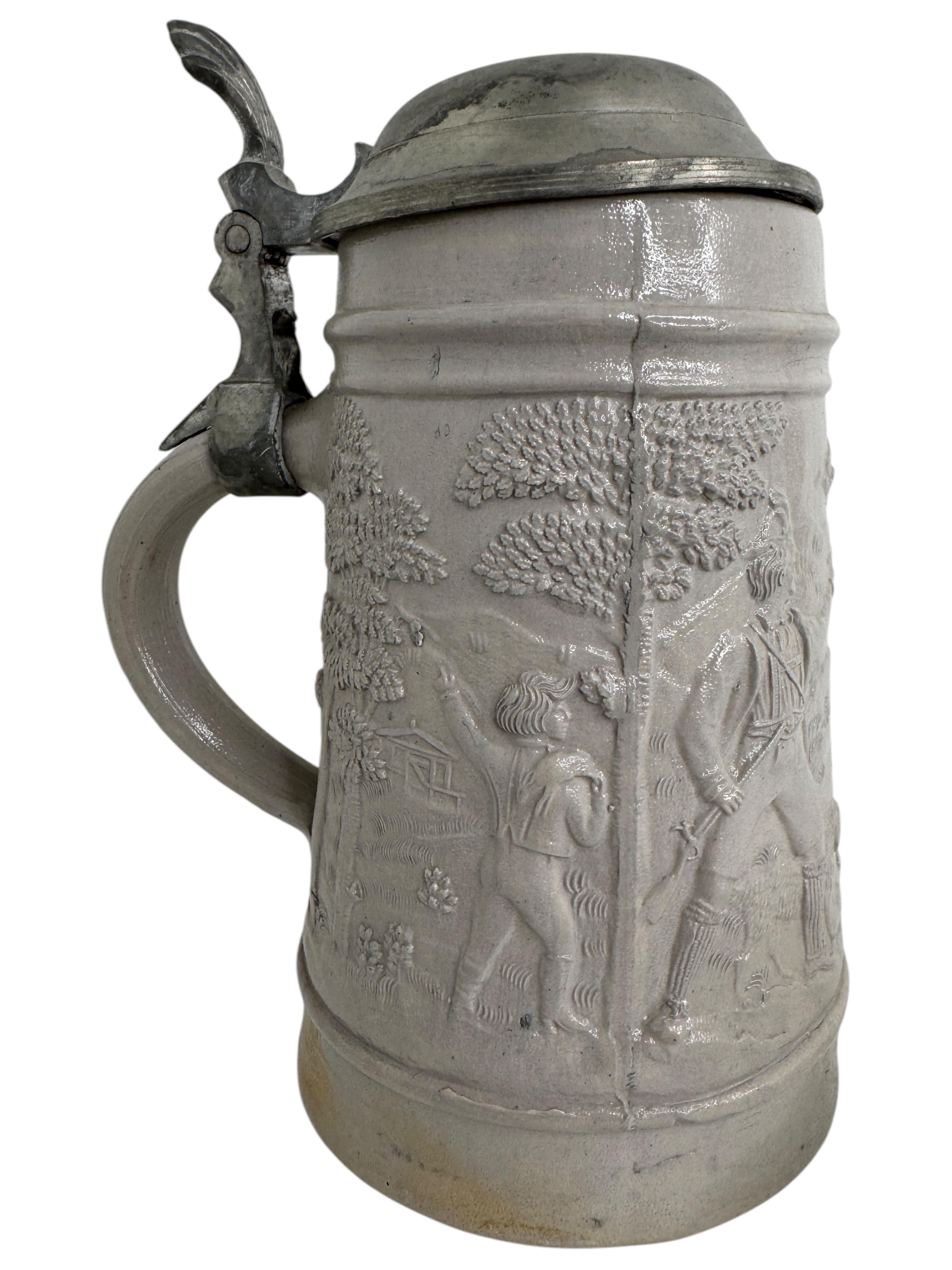 Antigua jarra de cerveza de cerámica con tapa de 1 litro de Ratisbona, 1880 o más antigua en Bueno estado para la venta en Nuernberg, DE
