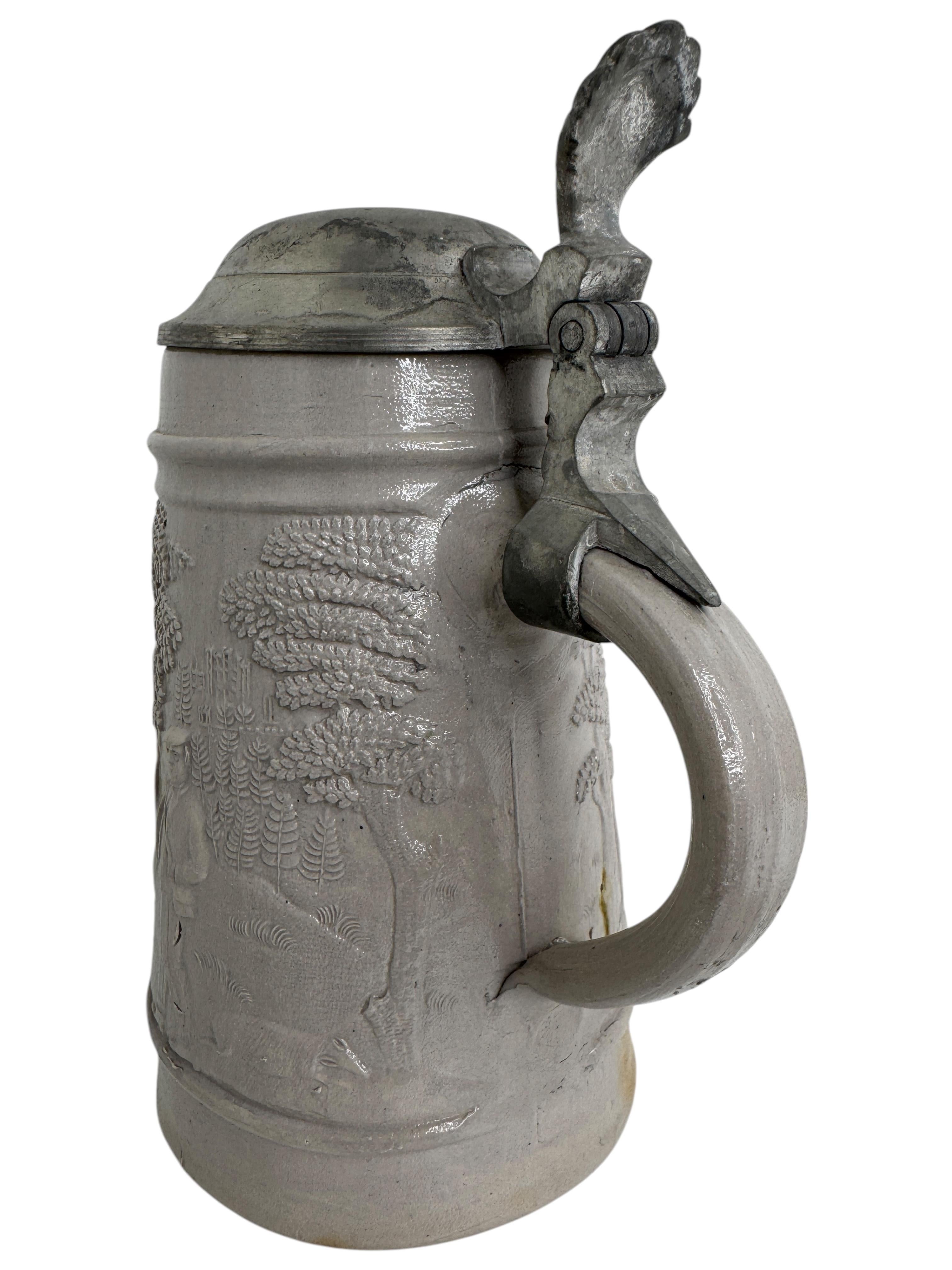 Antigua jarra de cerveza de cerámica con tapa de 1 litro de Ratisbona, 1880 o más antigua Cerámico en venta