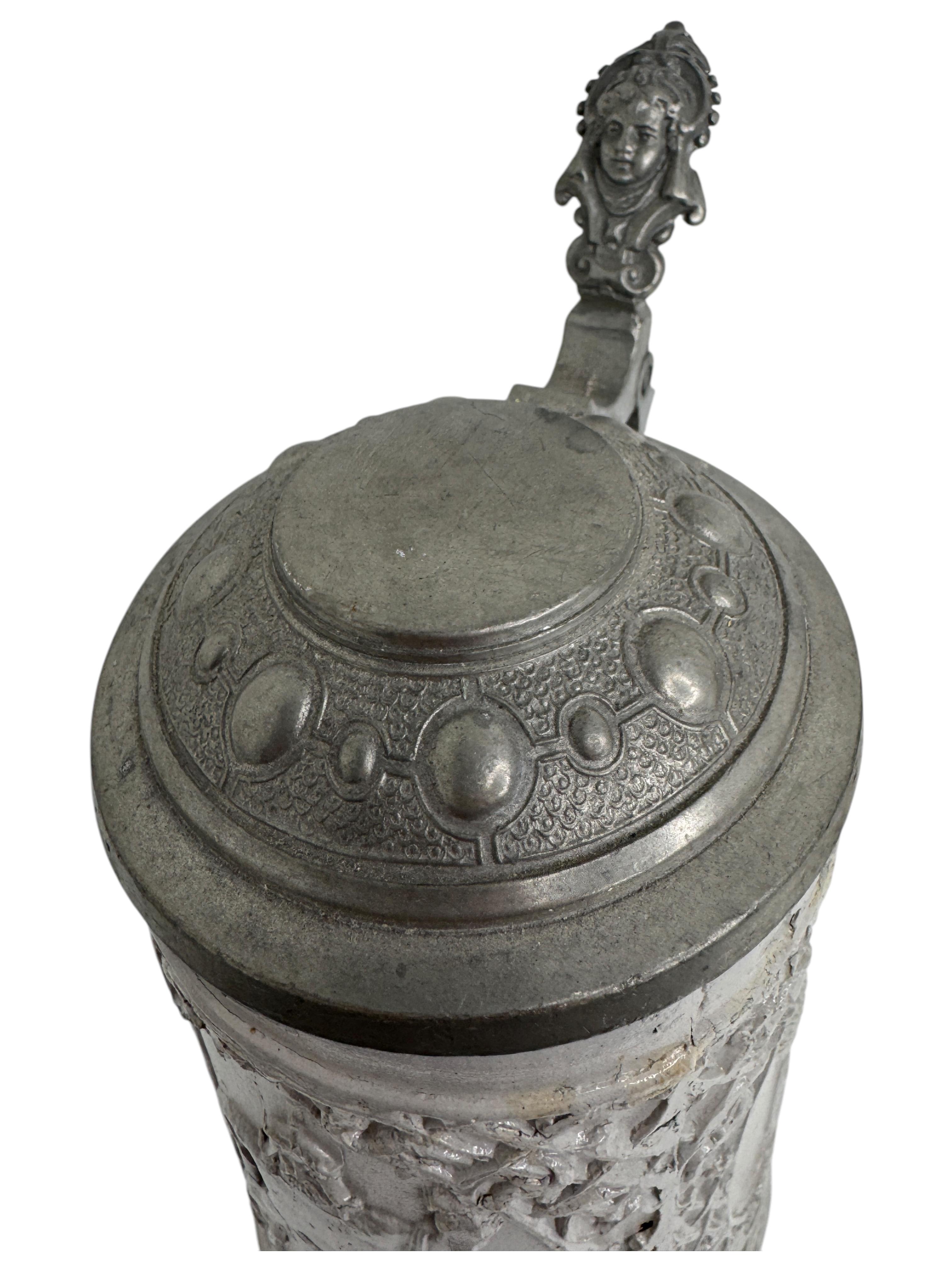 Antigua jarra de cerveza de cerámica con tapa de 1 litro de Ratisbona, 1880 o más antigua en venta 1