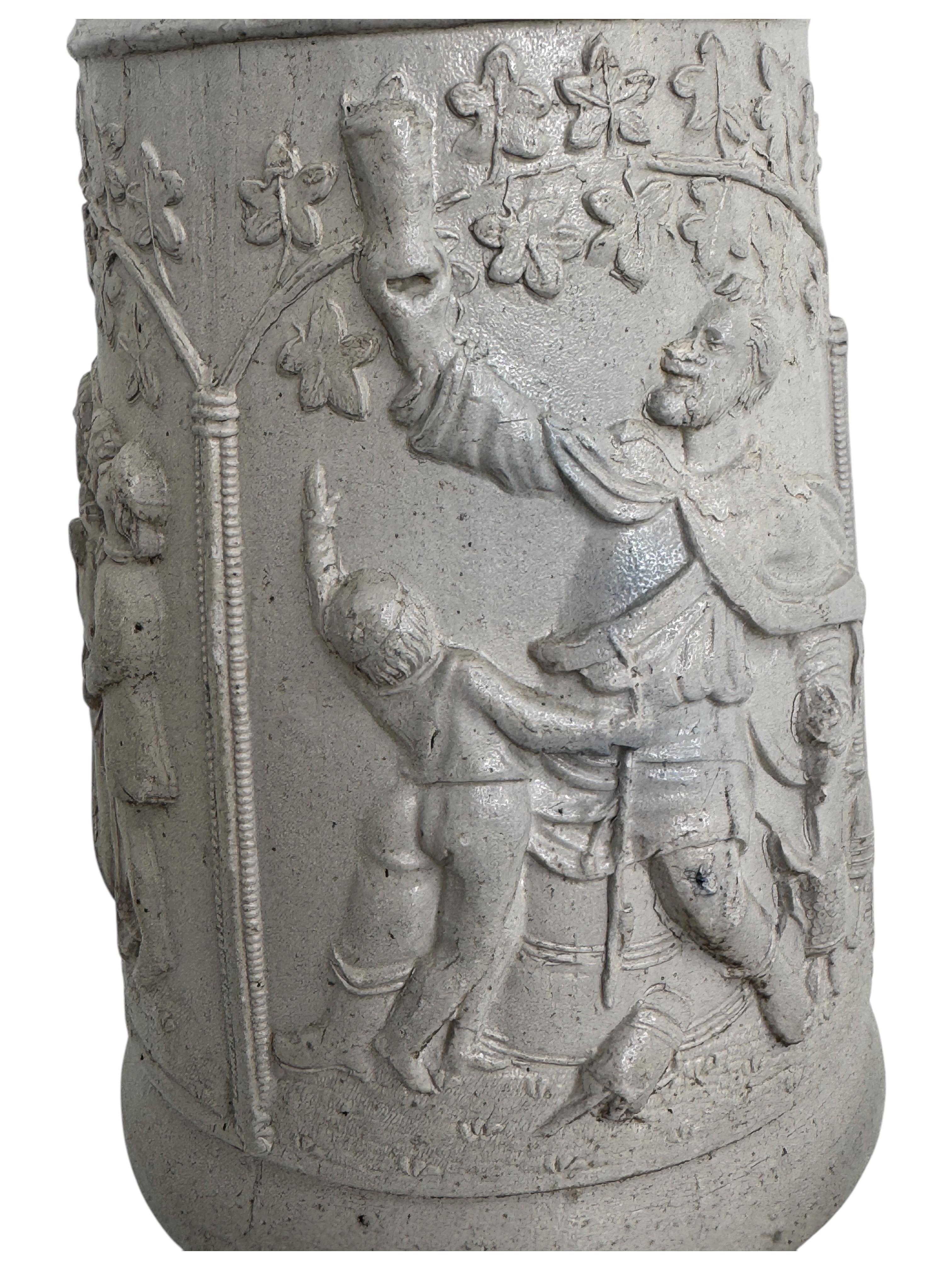 Antigua Cerveza de 1 Litro con Tapa de Cerveza de Regensburg Stein Gnome Rest, 1880s o más antigua en venta 4