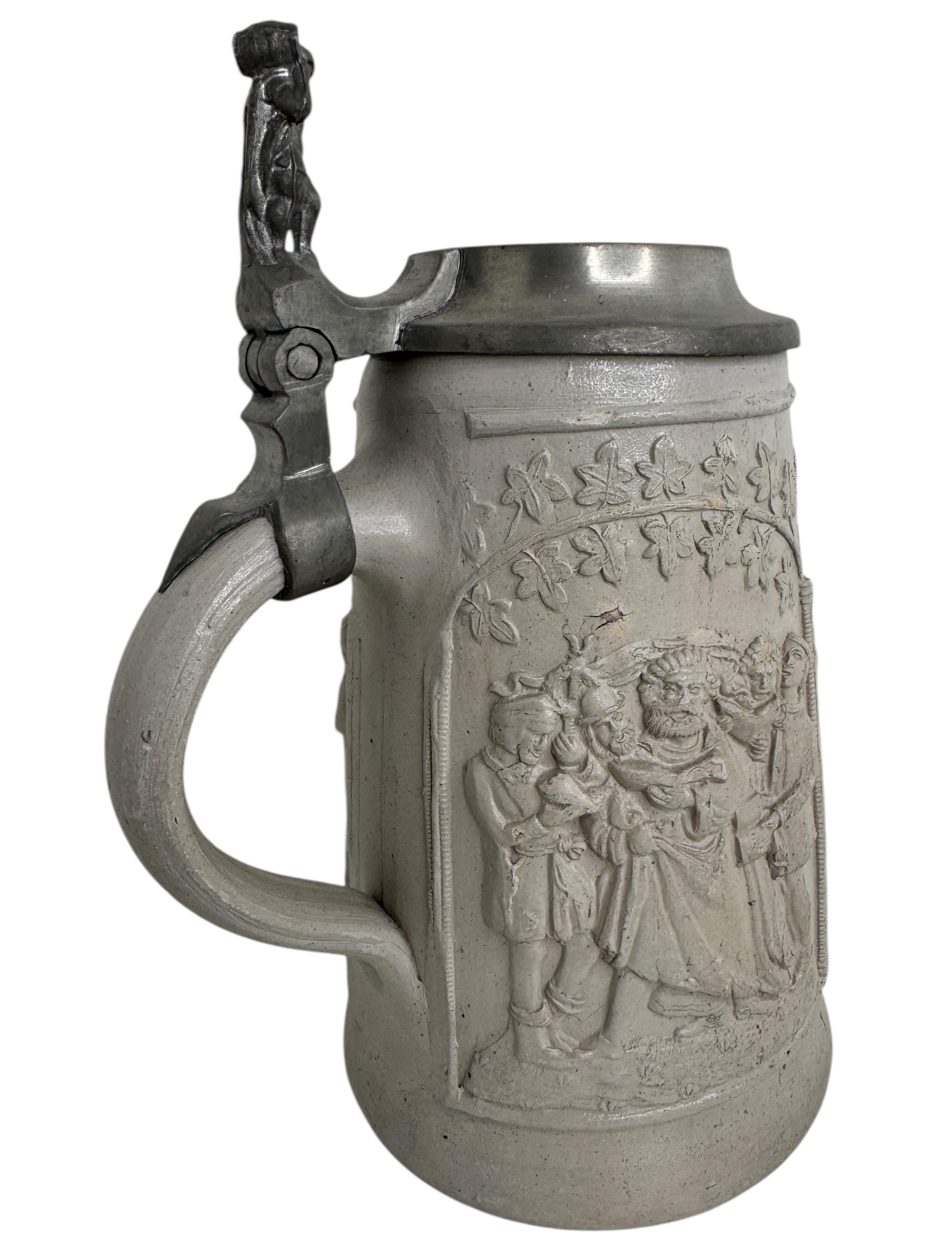 Antigua Cerveza de 1 Litro con Tapa de Cerveza de Regensburg Stein Gnome Rest, 1880s o más antigua Hecho a mano en venta