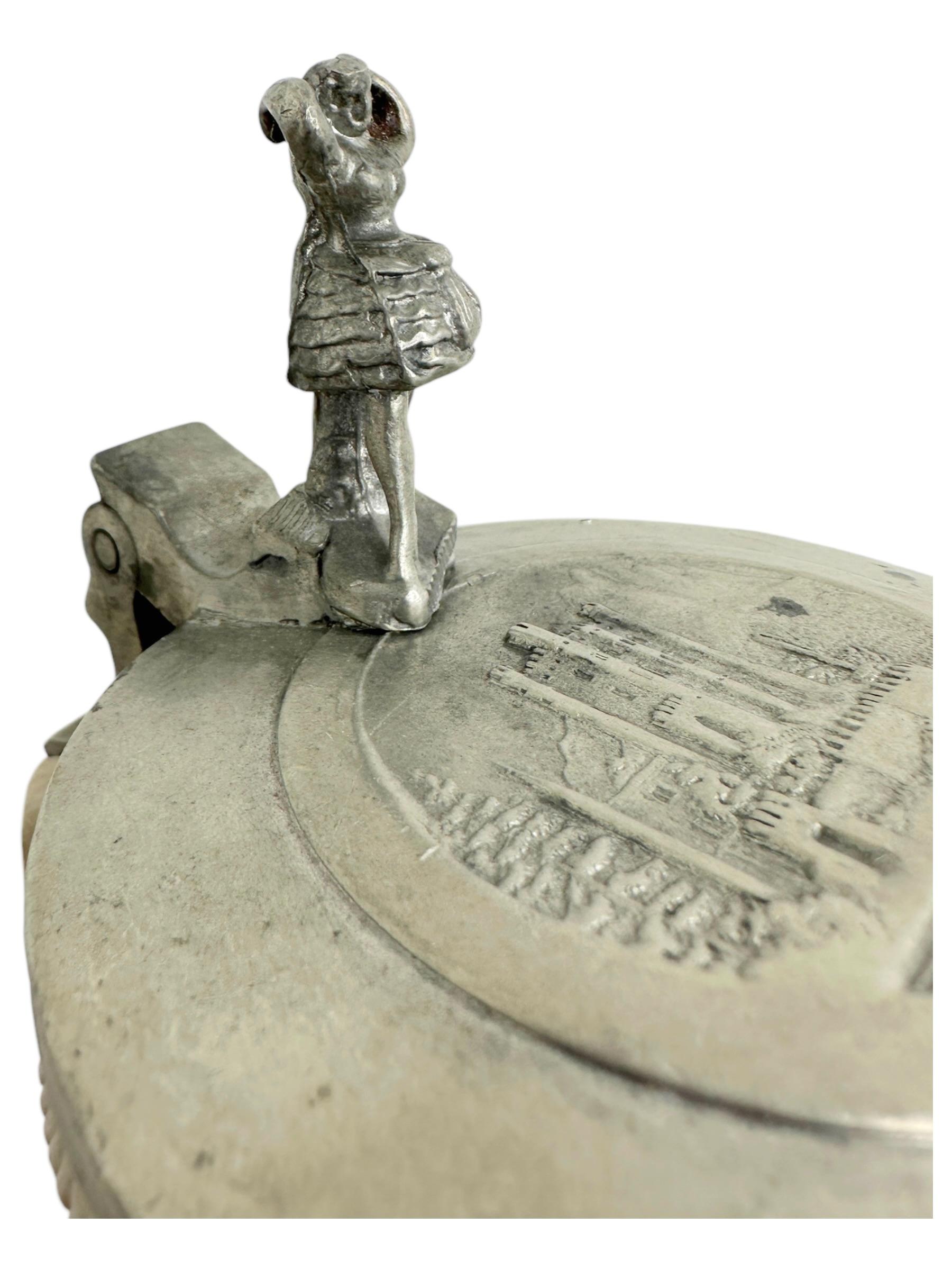 Antigua jarra de cerveza de cerámica con tapa Regensburger, 1880 o más antigua en Bueno estado para la venta en Nuernberg, DE