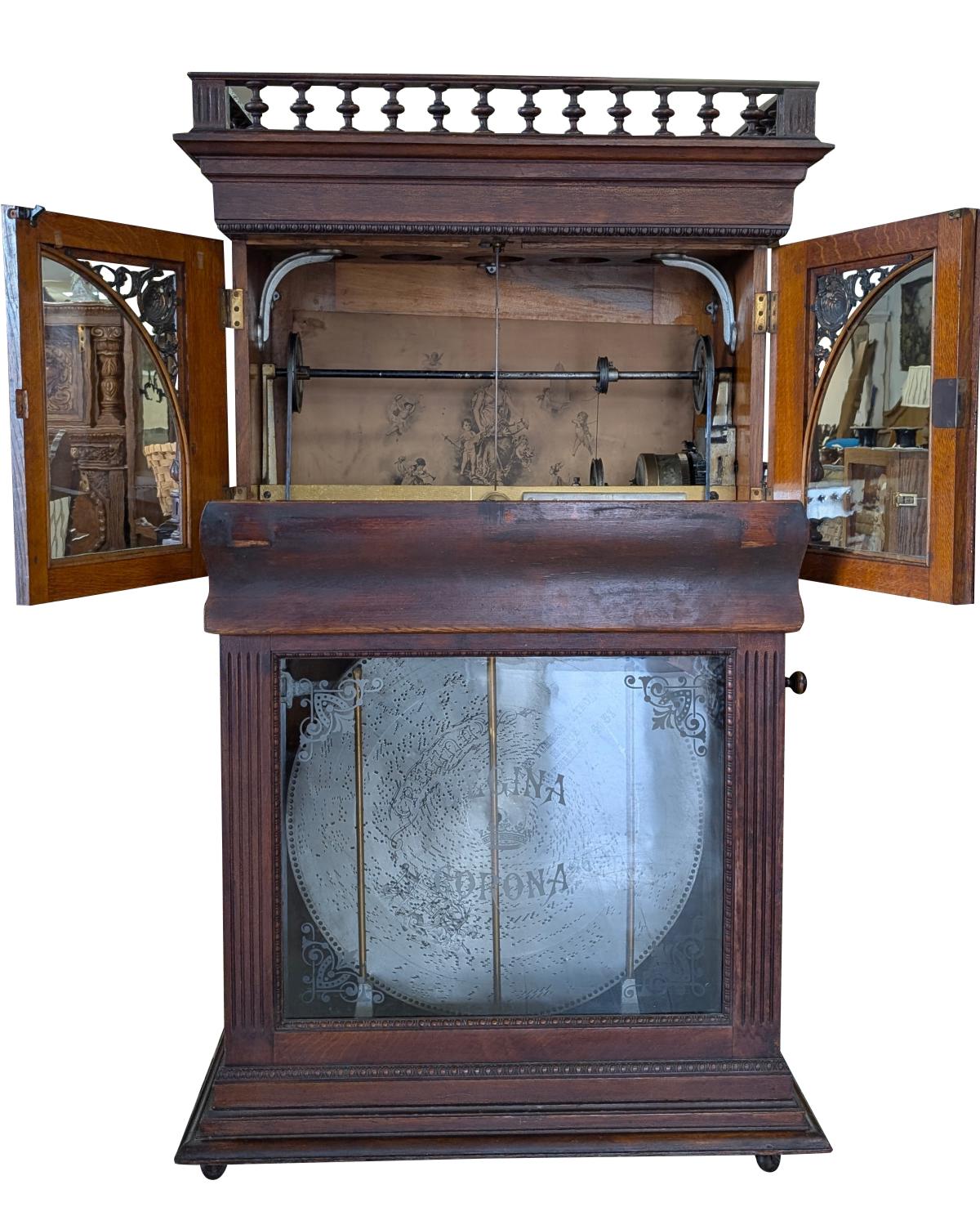 Antico carillon cambiadischi Regina, Oak, H. H. 66.5
Articolo: Scatola musicale verticale
Creatore: Regina
Età: anni '90 dell'Ottocento
Stile: 8A
Materiale del mobile: Oak
Colore: Trasparente
Numero di dischi: 17
Dimensioni: 66,5 