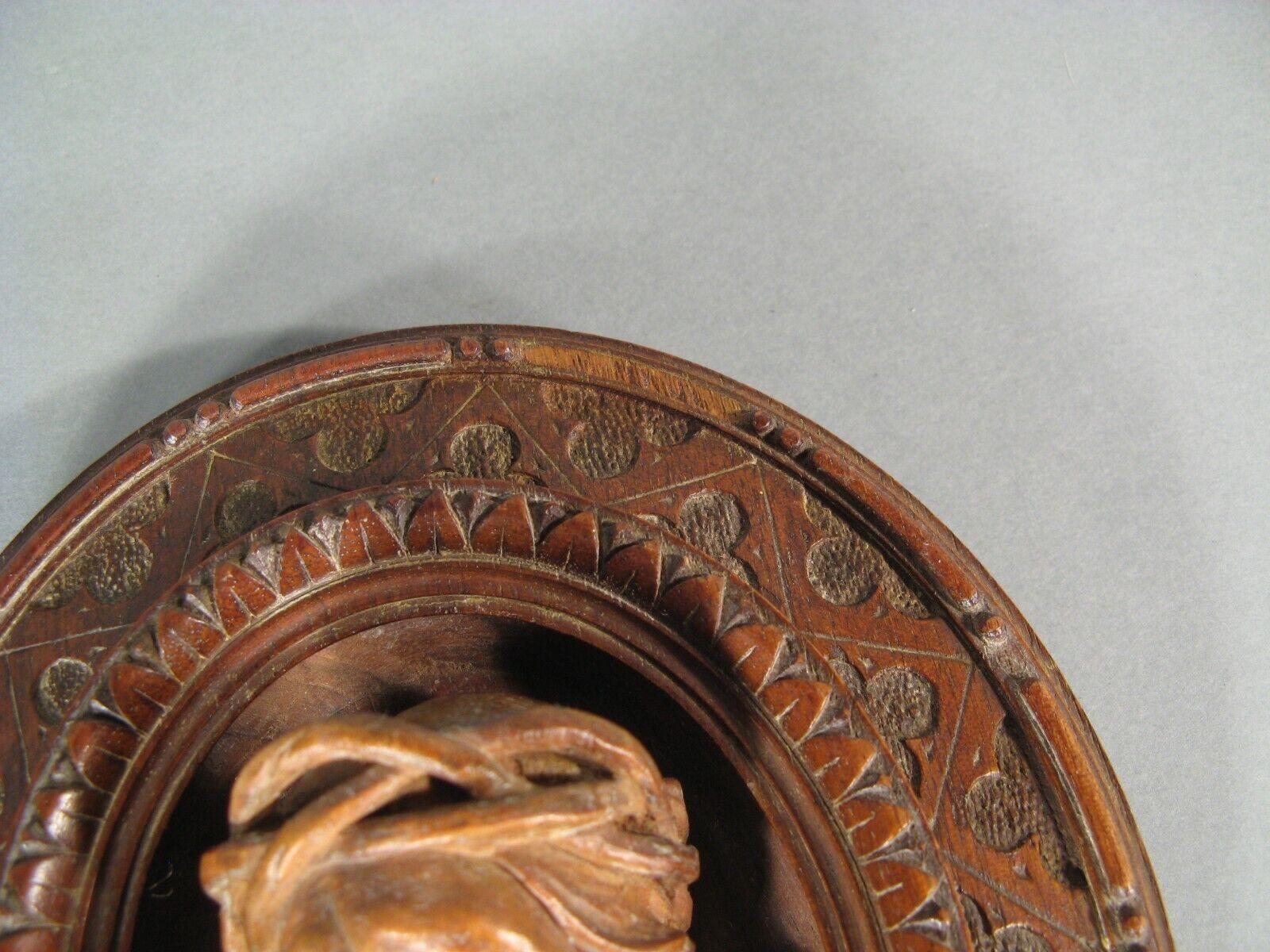 Antique Religious Sculpture Medallion of Christ with Crown of Thorns - 1Y201 3
