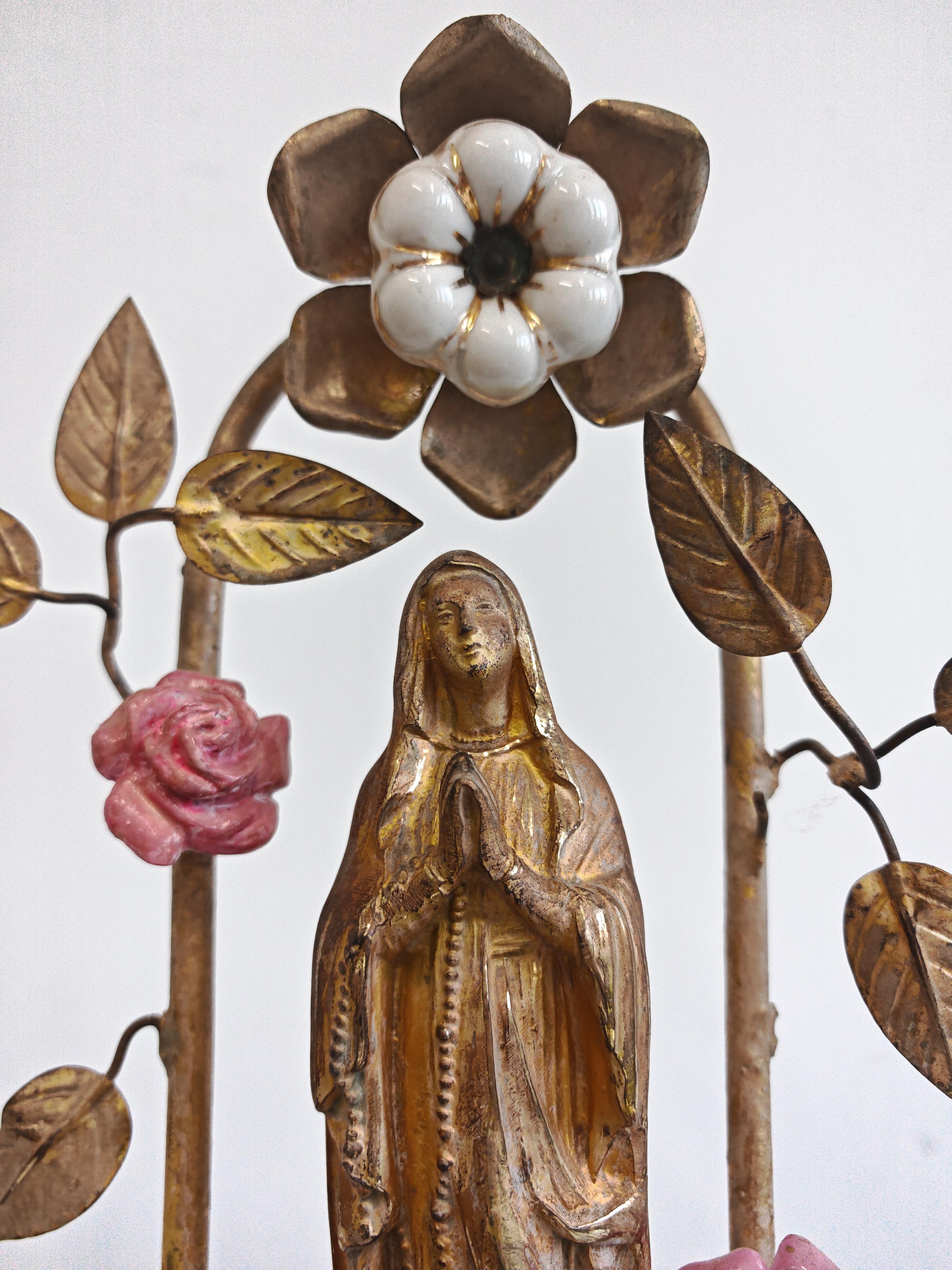 Regency Souvenir religieux ancien de Lourdes, Vierge Marie en bronze doré, France 1920 en vente