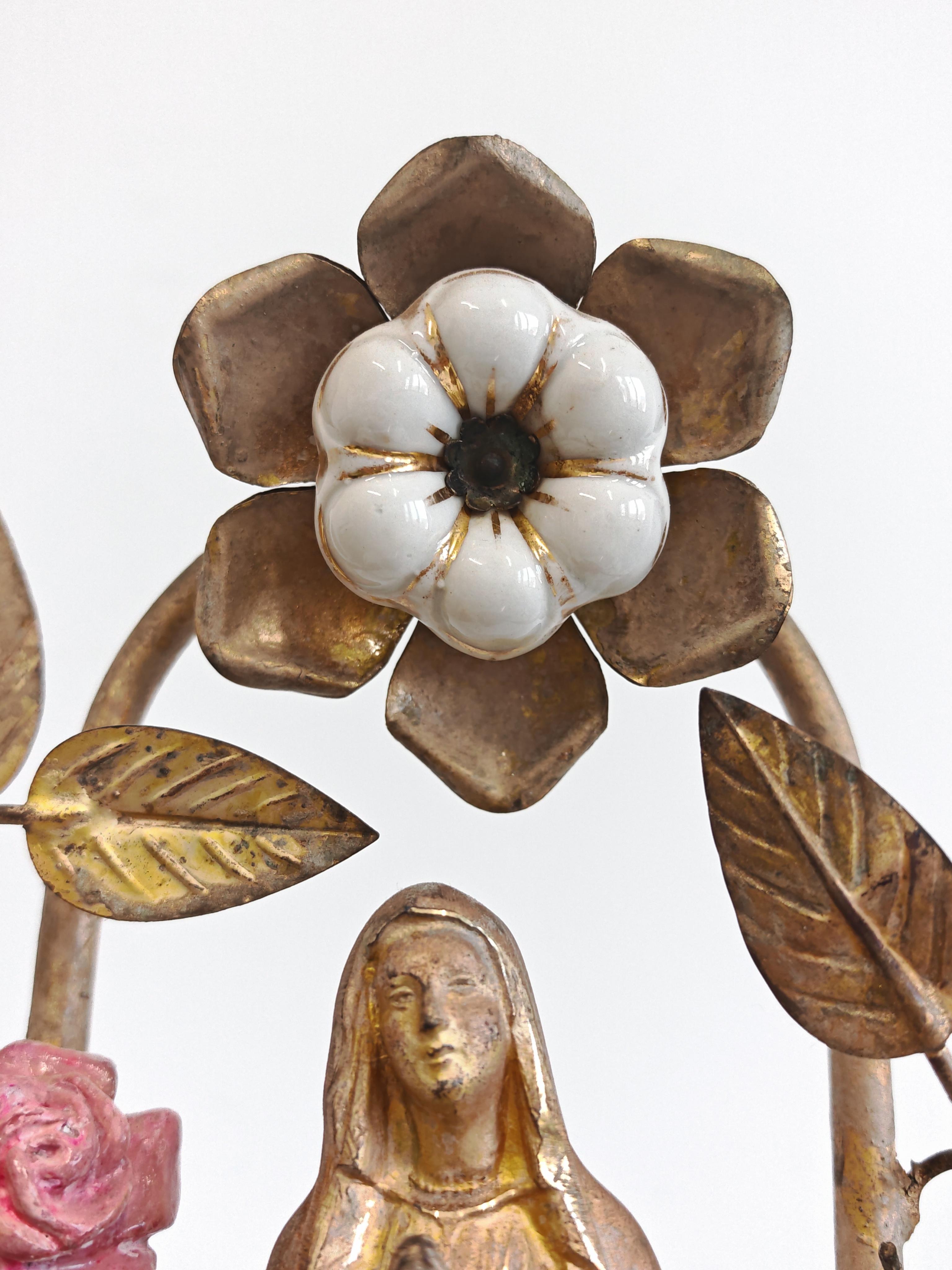 Souvenir religieux ancien de Lourdes, Vierge Marie en bronze doré, France 1920 Bon état - En vente à Beograd, RS