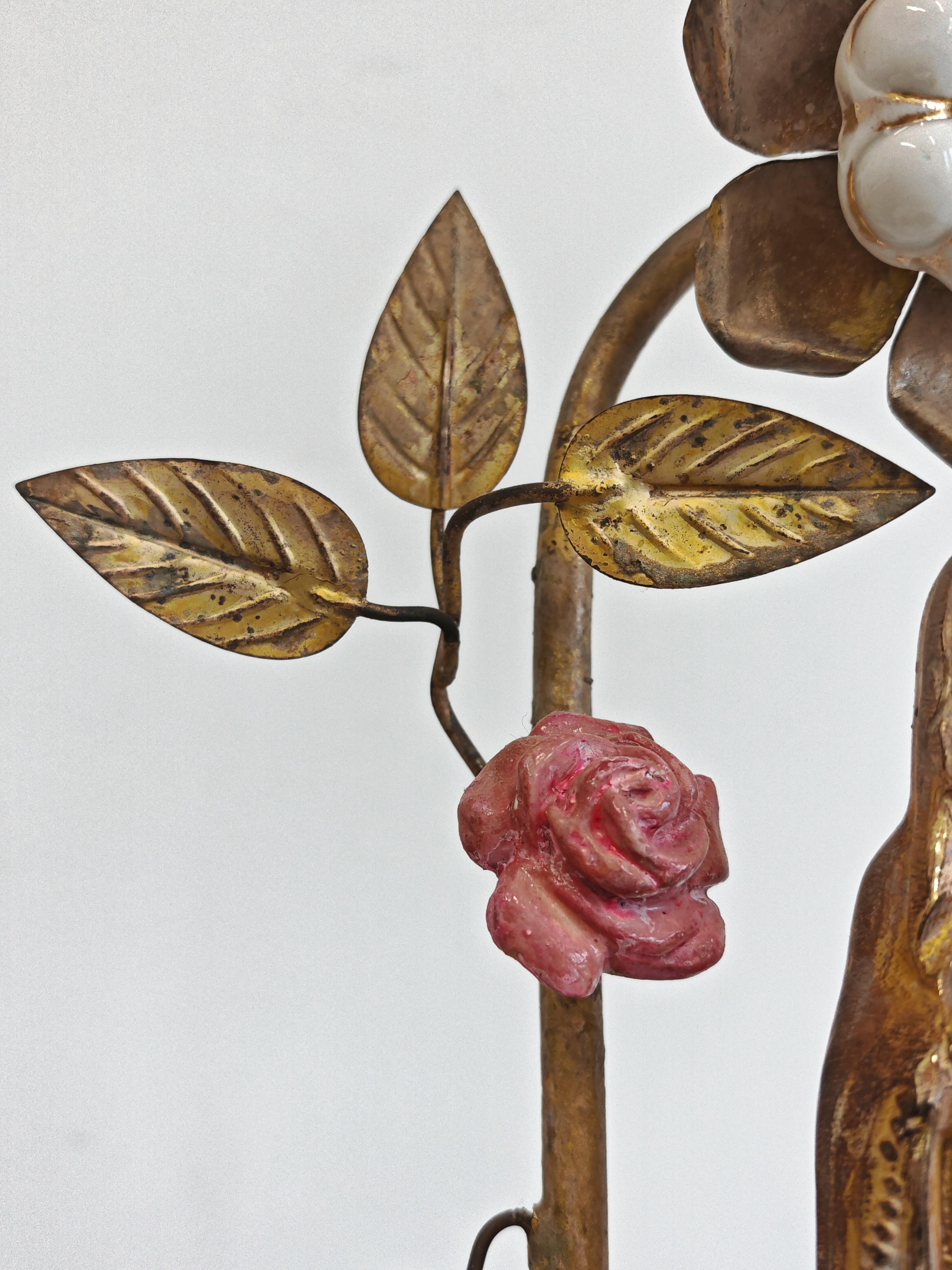 Bronze Souvenir religieux ancien de Lourdes, Vierge Marie en bronze doré, France 1920 en vente